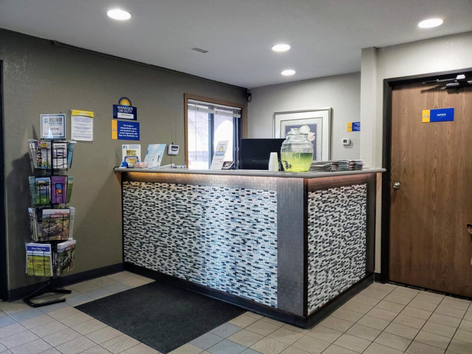 Days Inn by Wyndham Willmar photo 22