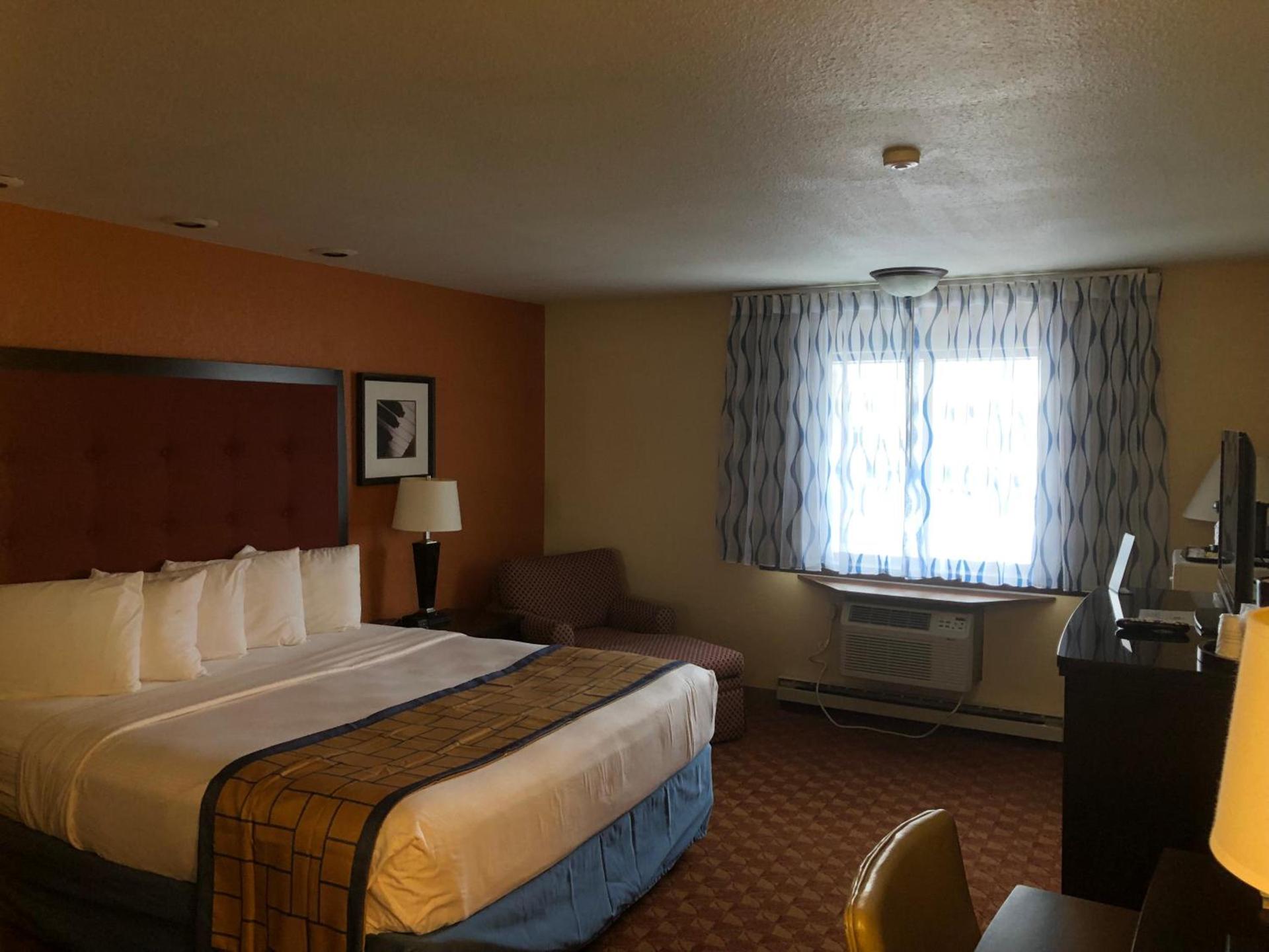 Days Inn & Suites by Wyndham Stevens Point photo 33