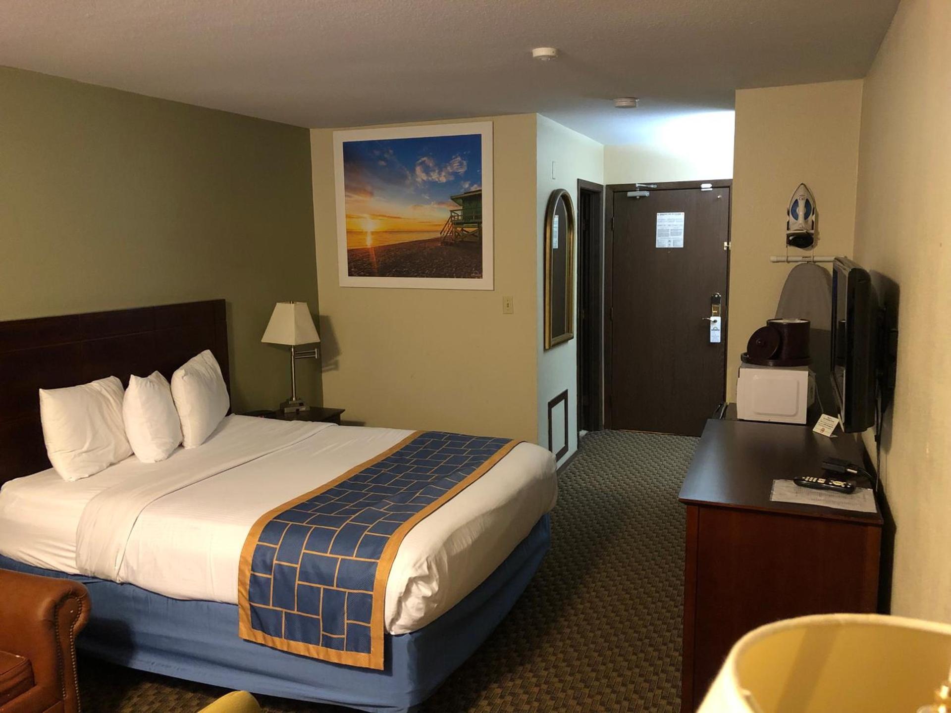 Days Inn & Suites by Wyndham Stevens Point photo 31