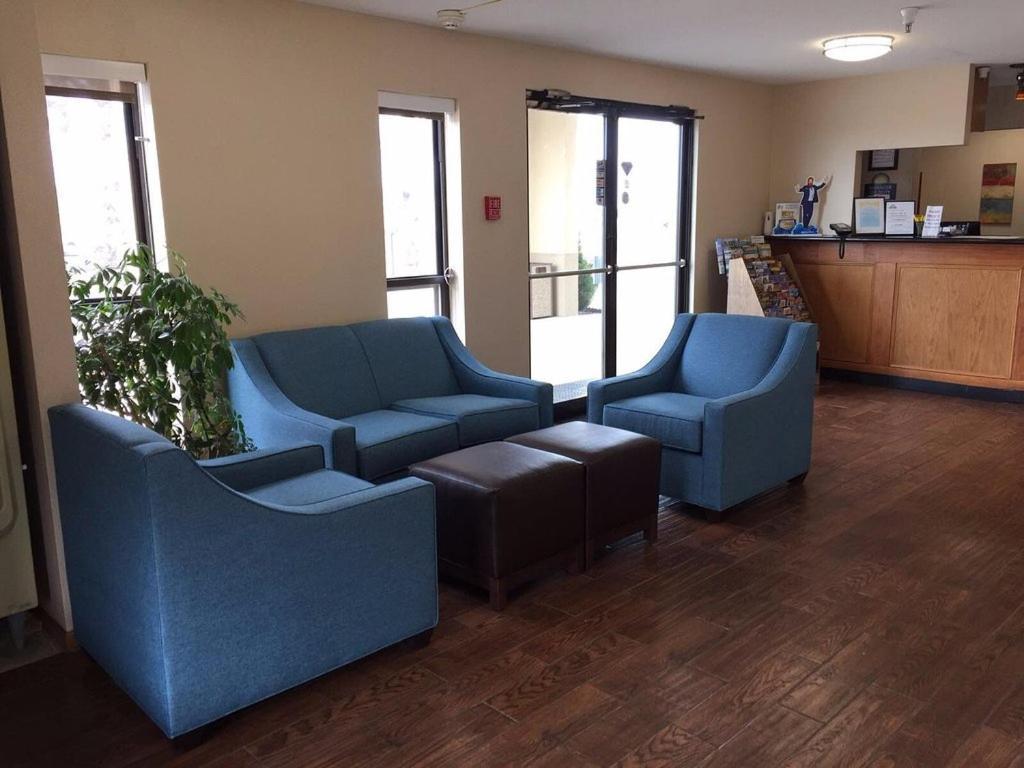 Days Inn by Wyndham Colby photo 24