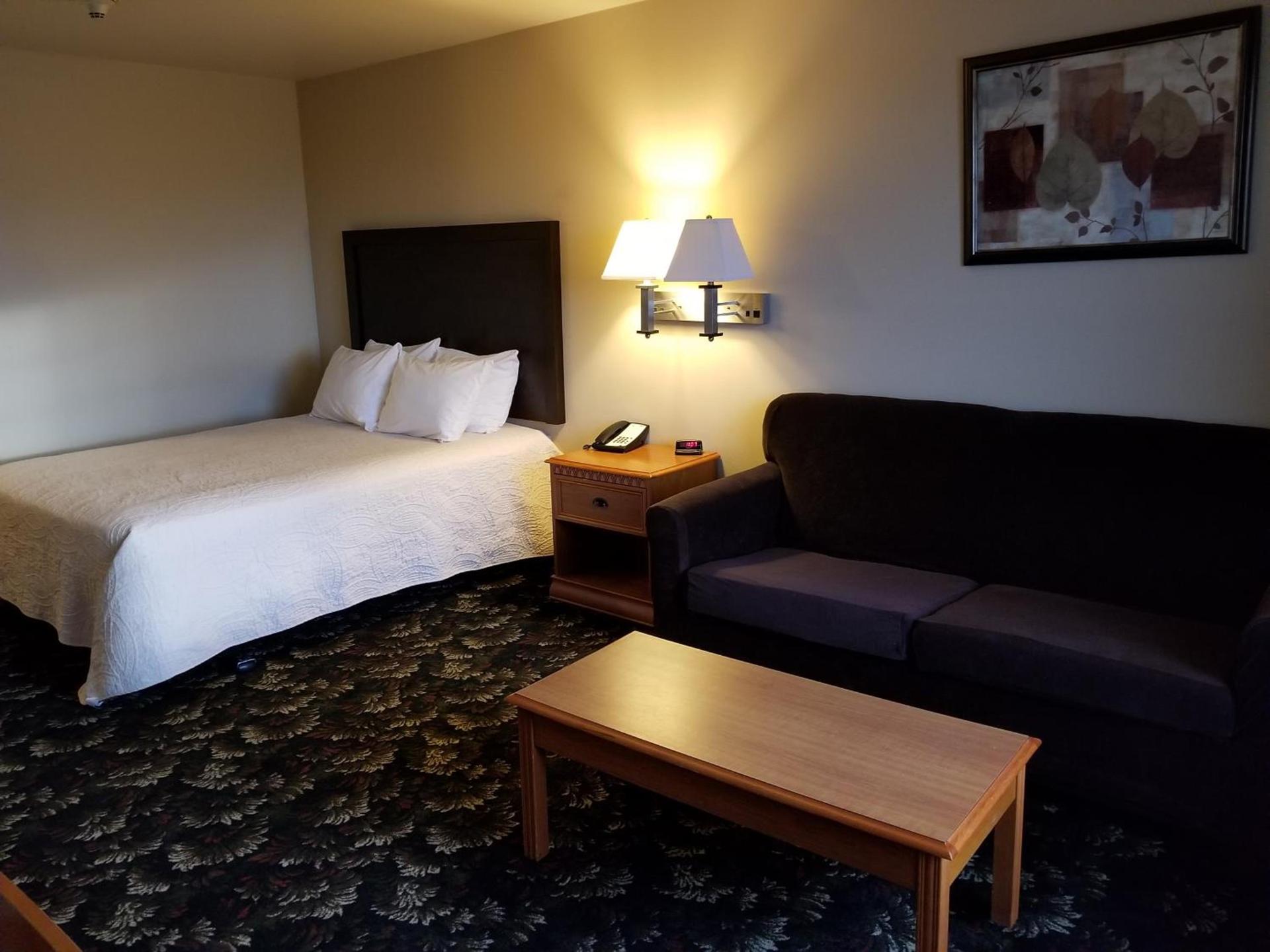 Grand View Inn & Suites photo 10