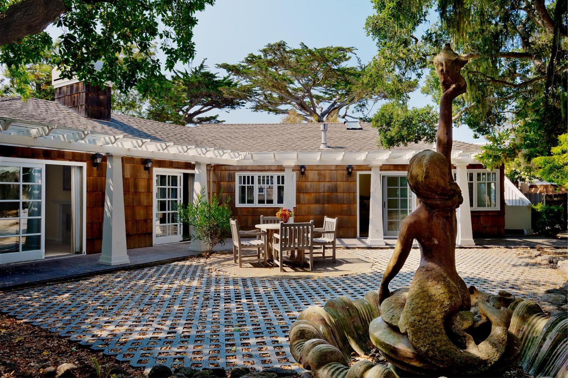 Lighthouse Lodge & Cottages photo 2