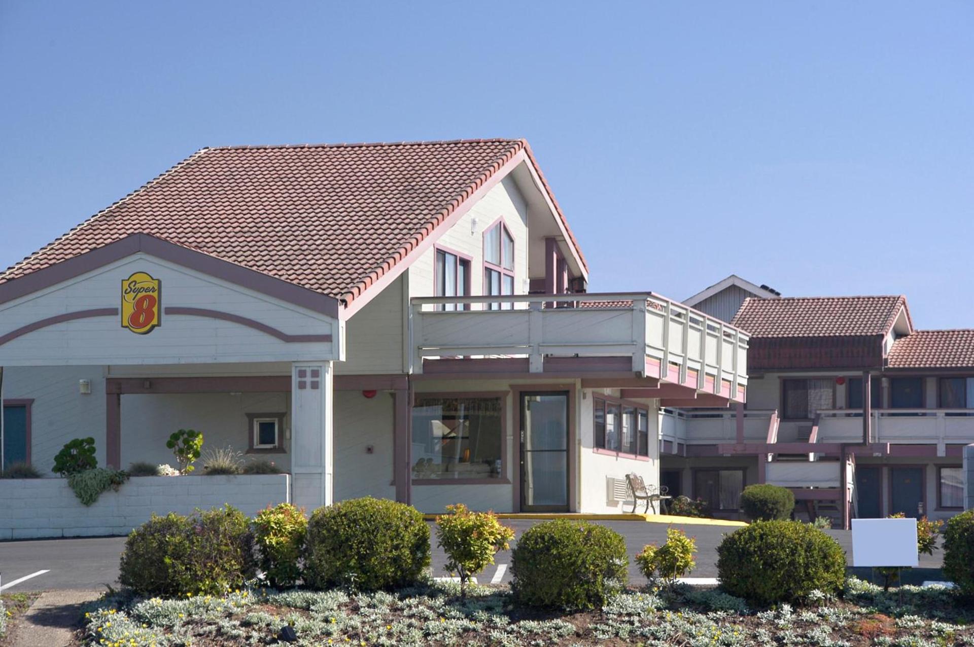 Super 8 by Wyndham Fort Bragg photo 24
