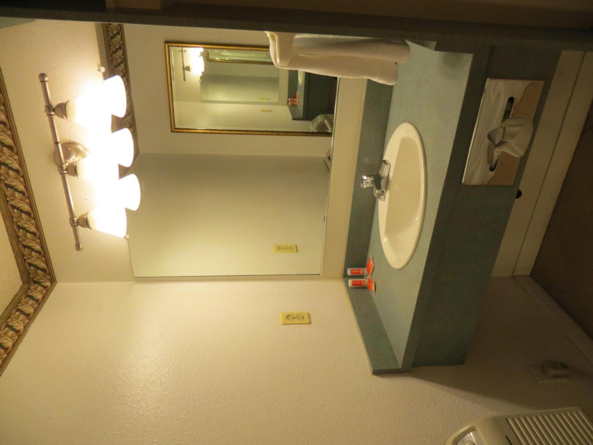Portland Inn photo 30