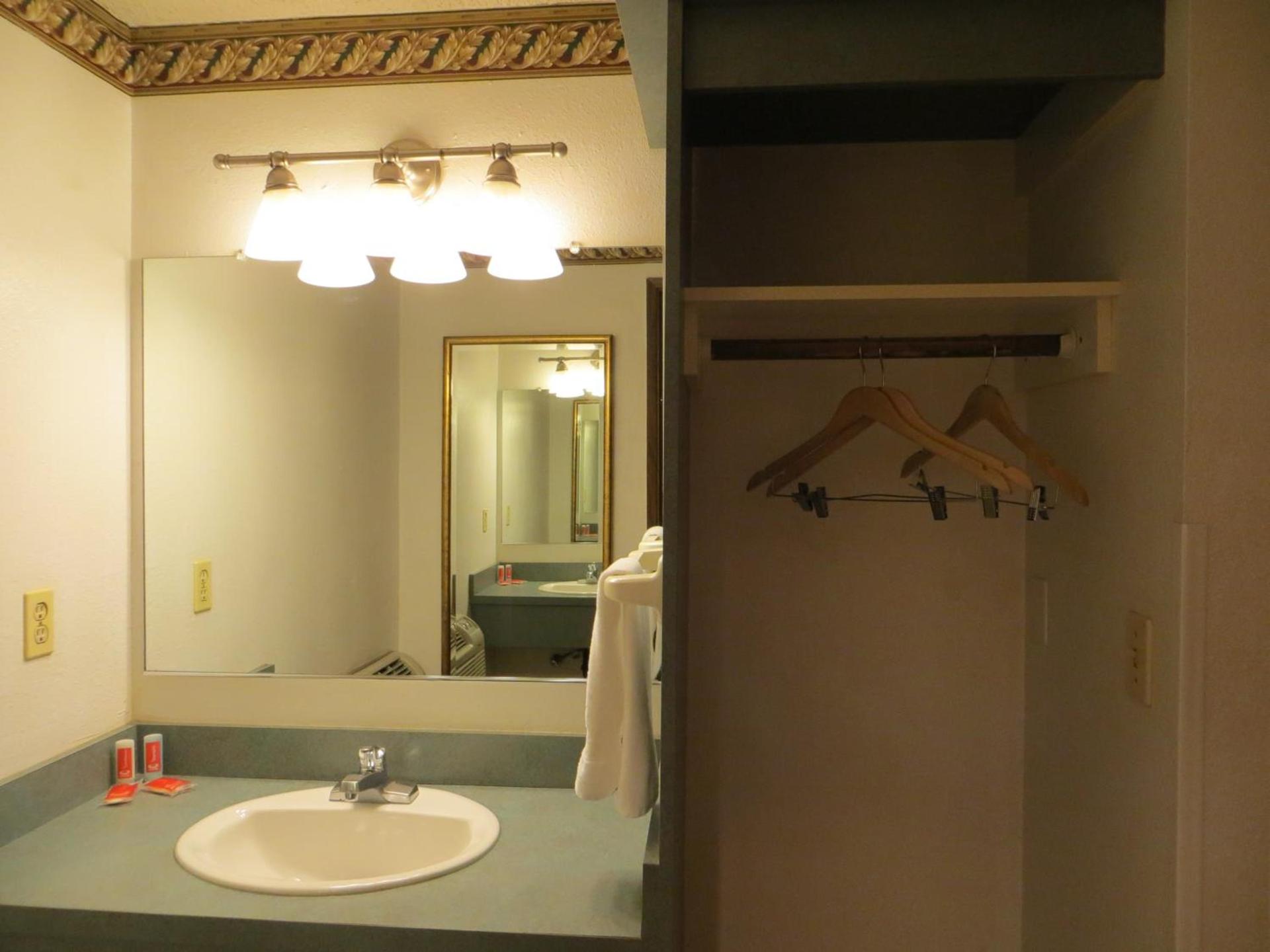 Portland Inn photo 32