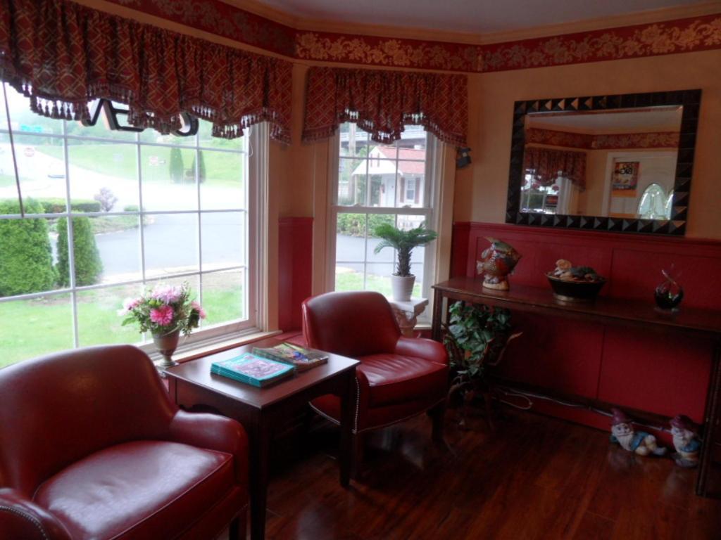 Seven Dwarfs Motel & Cabins photo 48