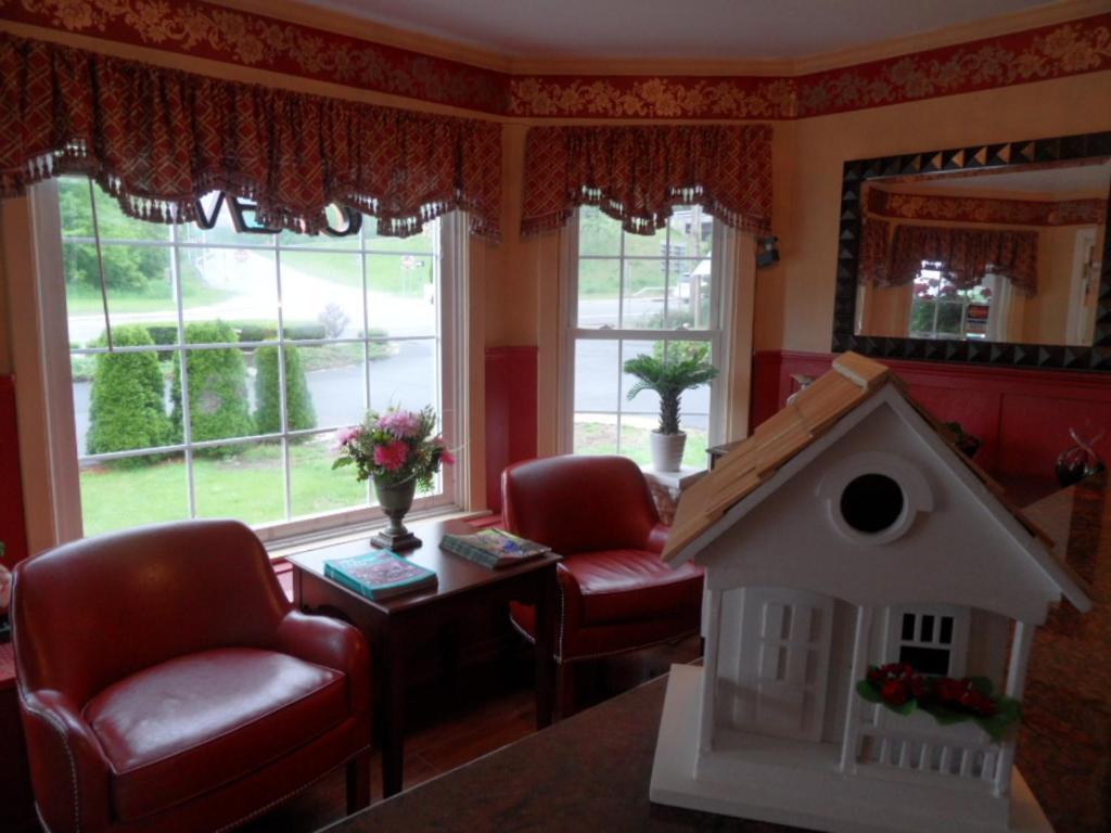 Seven Dwarfs Motel & Cabins photo 56