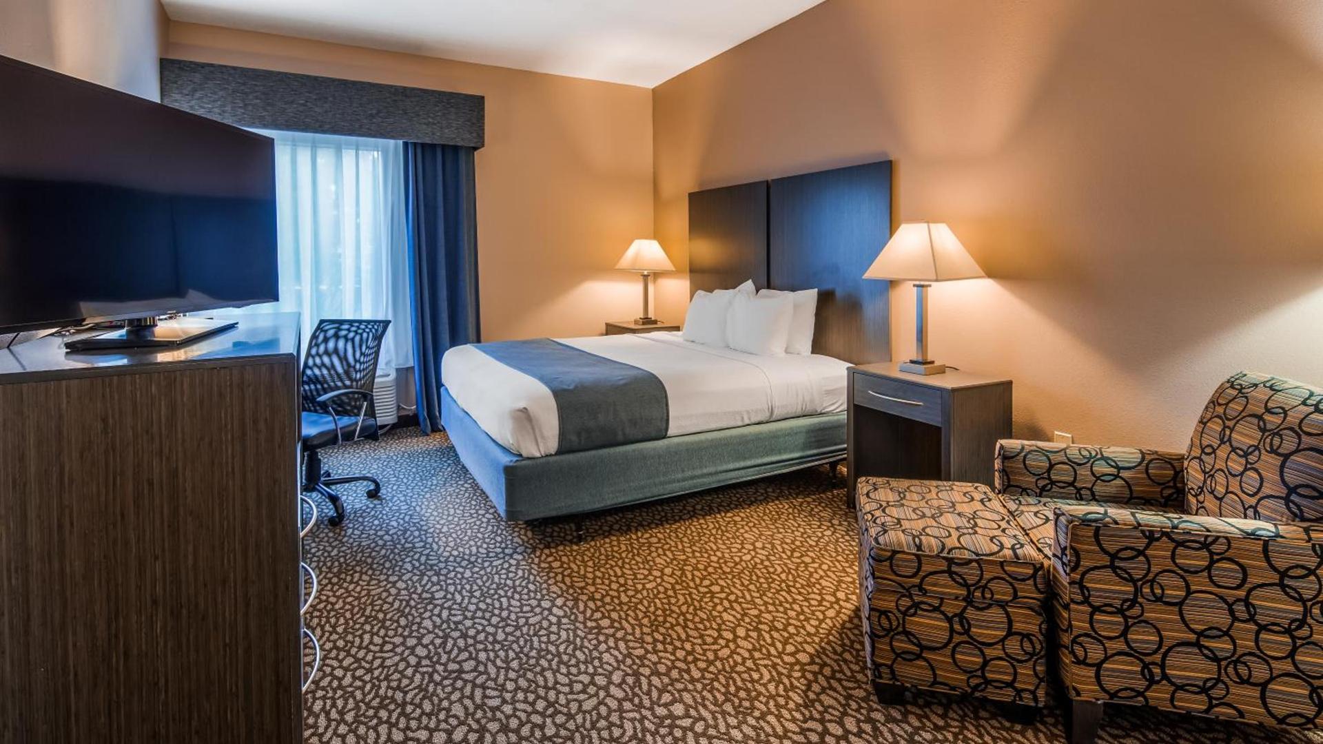 Best Western Plus Bradenton Hotel & Suites photo 22