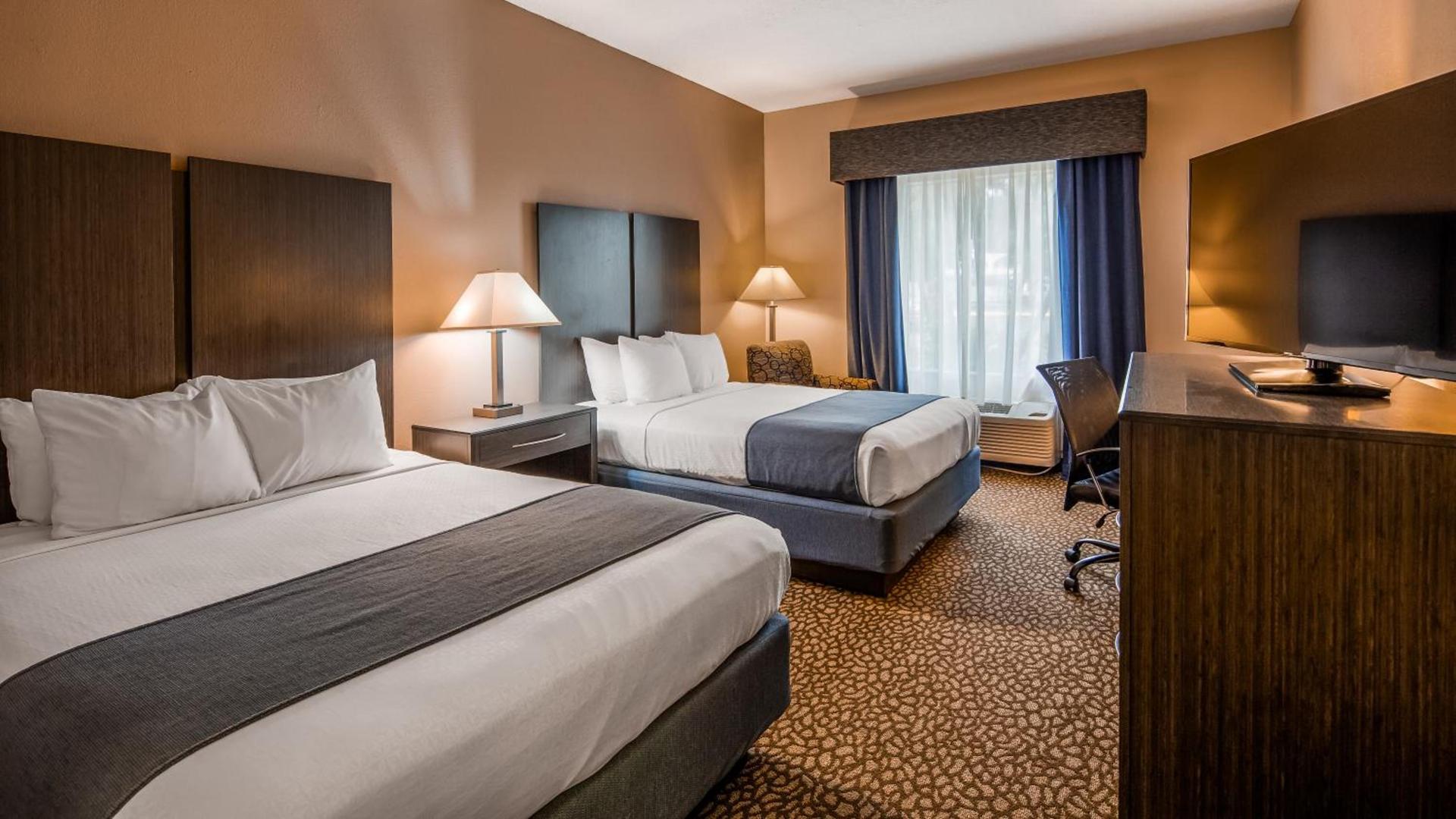 Best Western Plus Bradenton Hotel & Suites photo 24