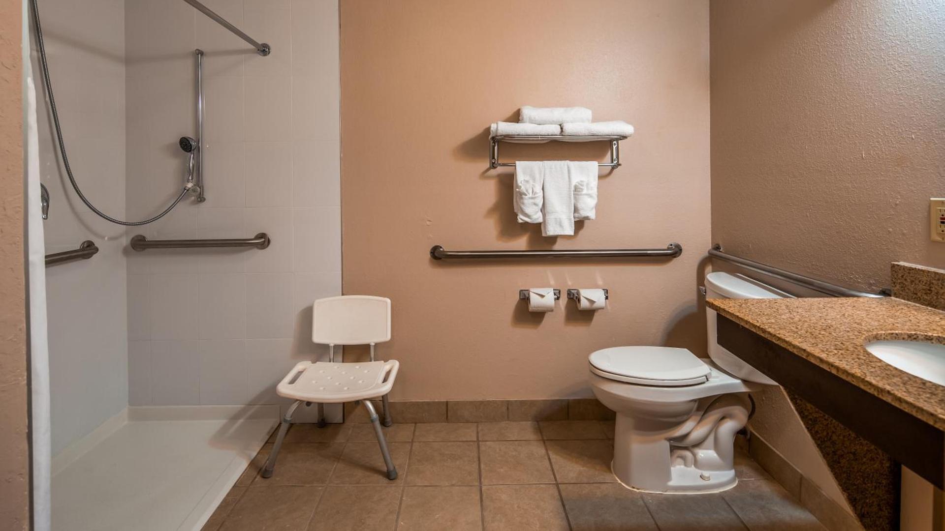Best Western Plus Bradenton Hotel & Suites photo 28