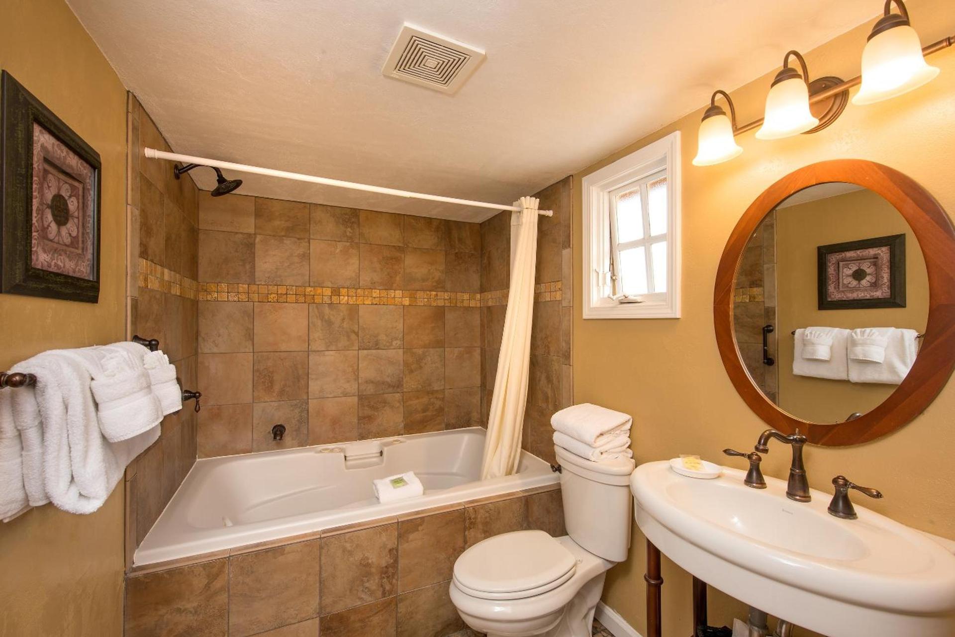 Sunset Inn Pacific Grove photo 6