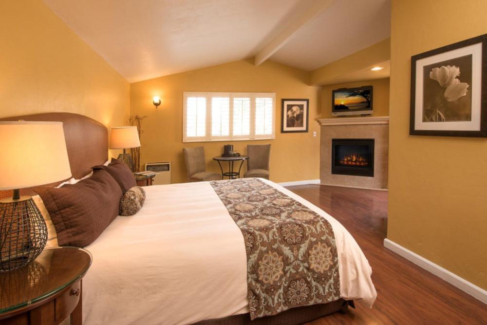 Sunset Inn Pacific Grove photo 12
