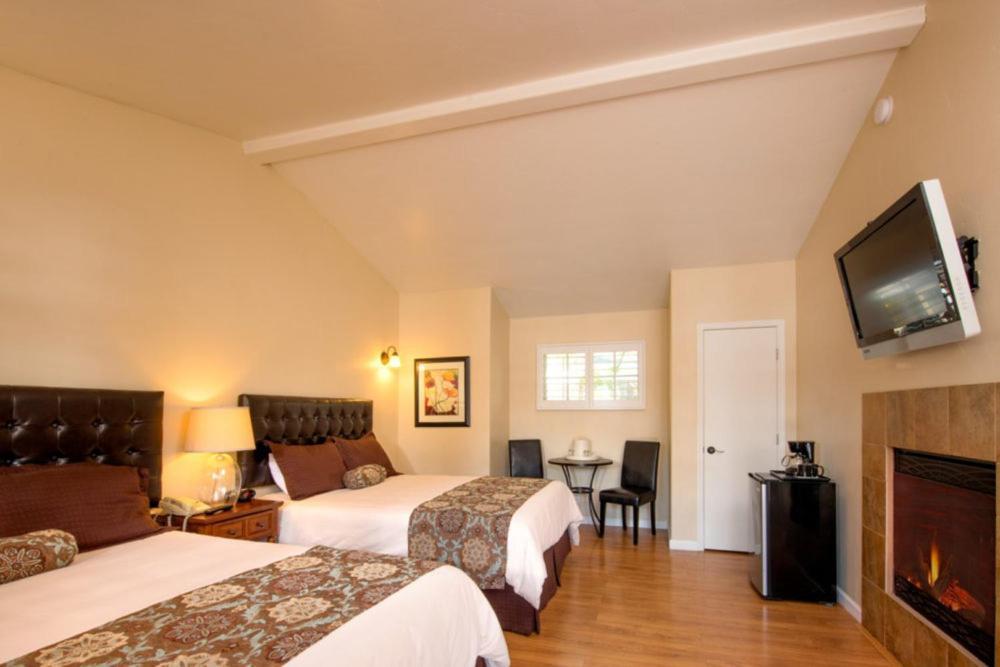 Sunset Inn Pacific Grove photo 10