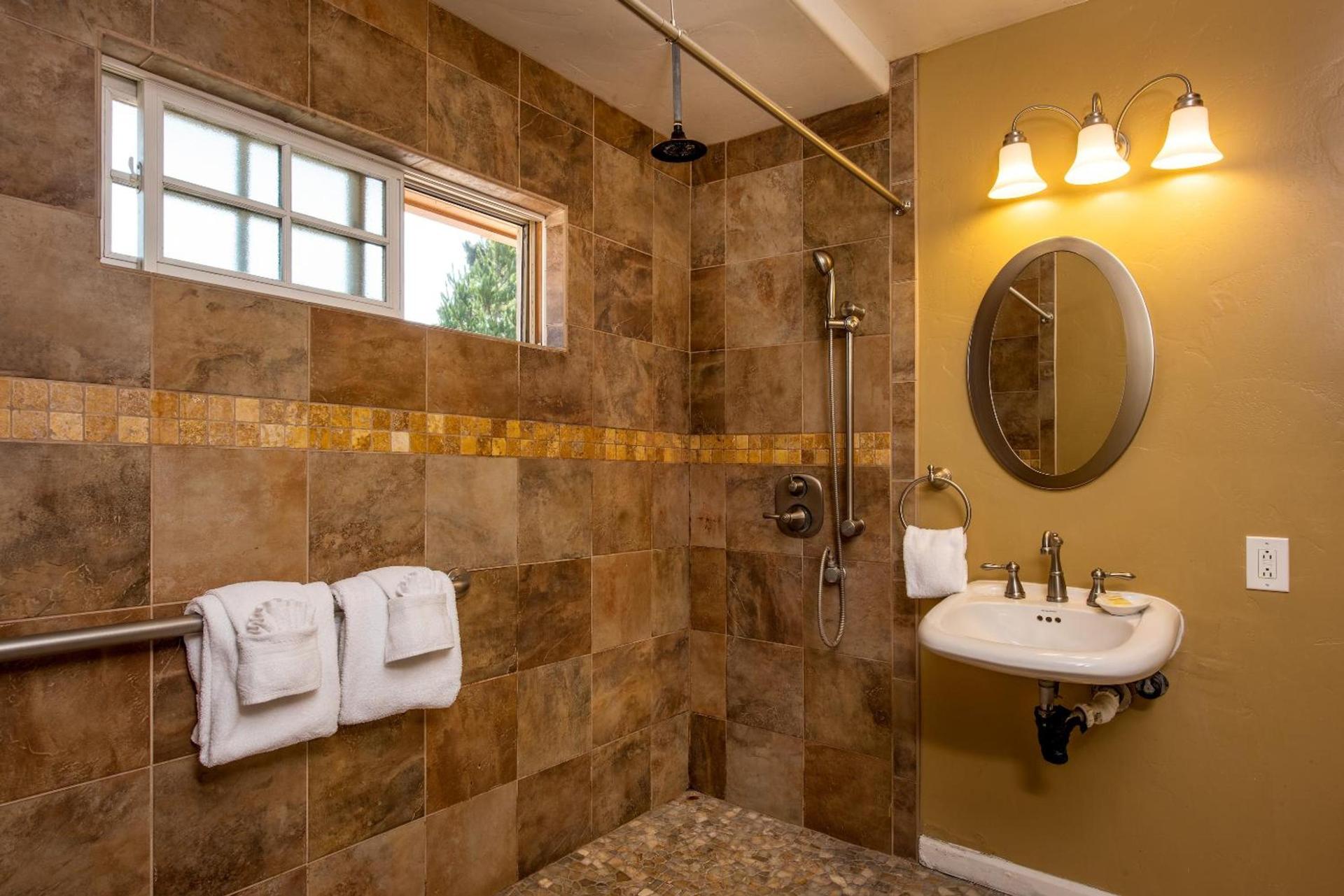 Sunset Inn Pacific Grove photo 2