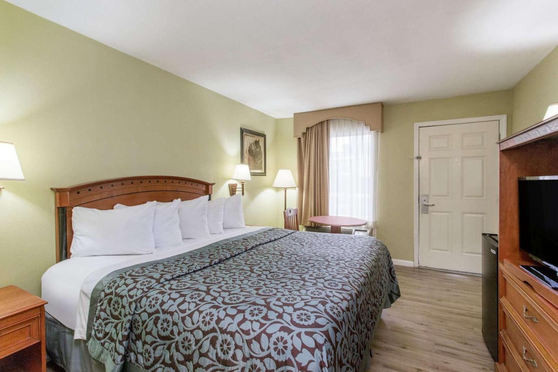Days Inn by Wyndham Ormond Beach photo 4