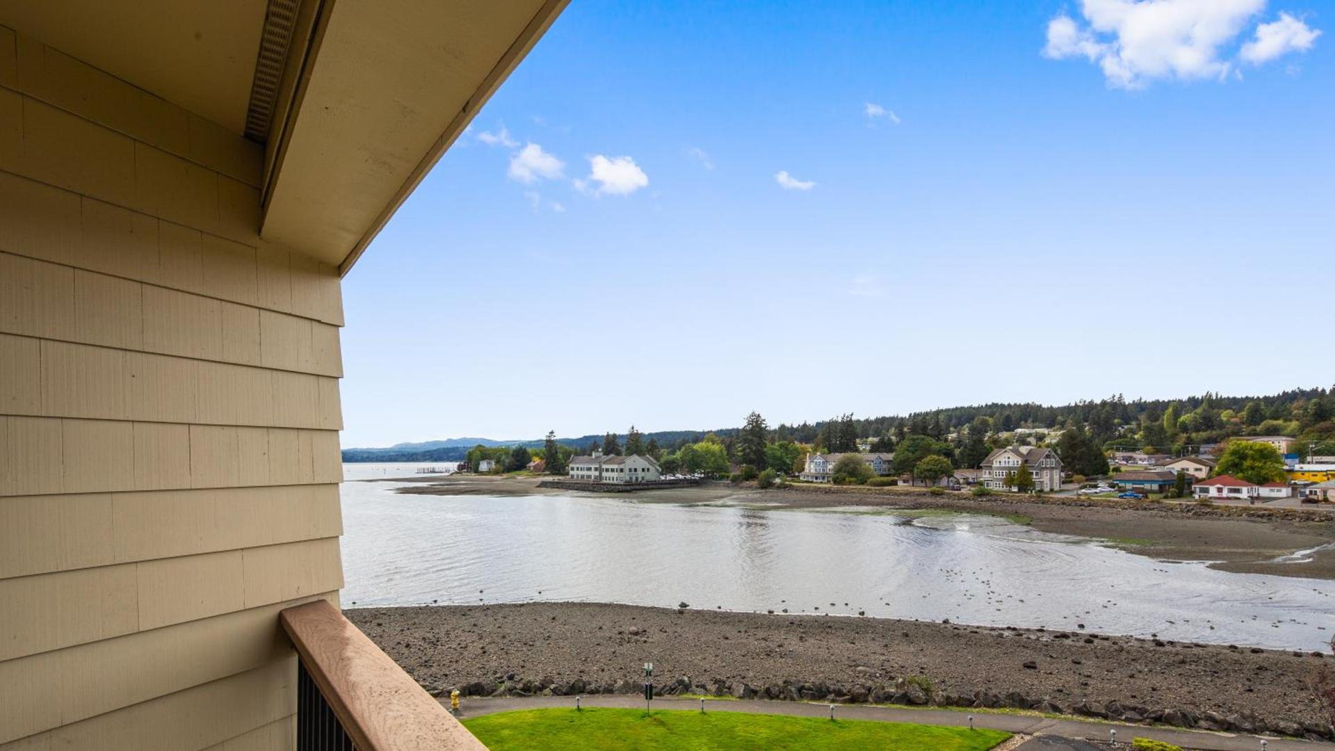 Best Western Plus Silverdale Beach Hotel photo 61