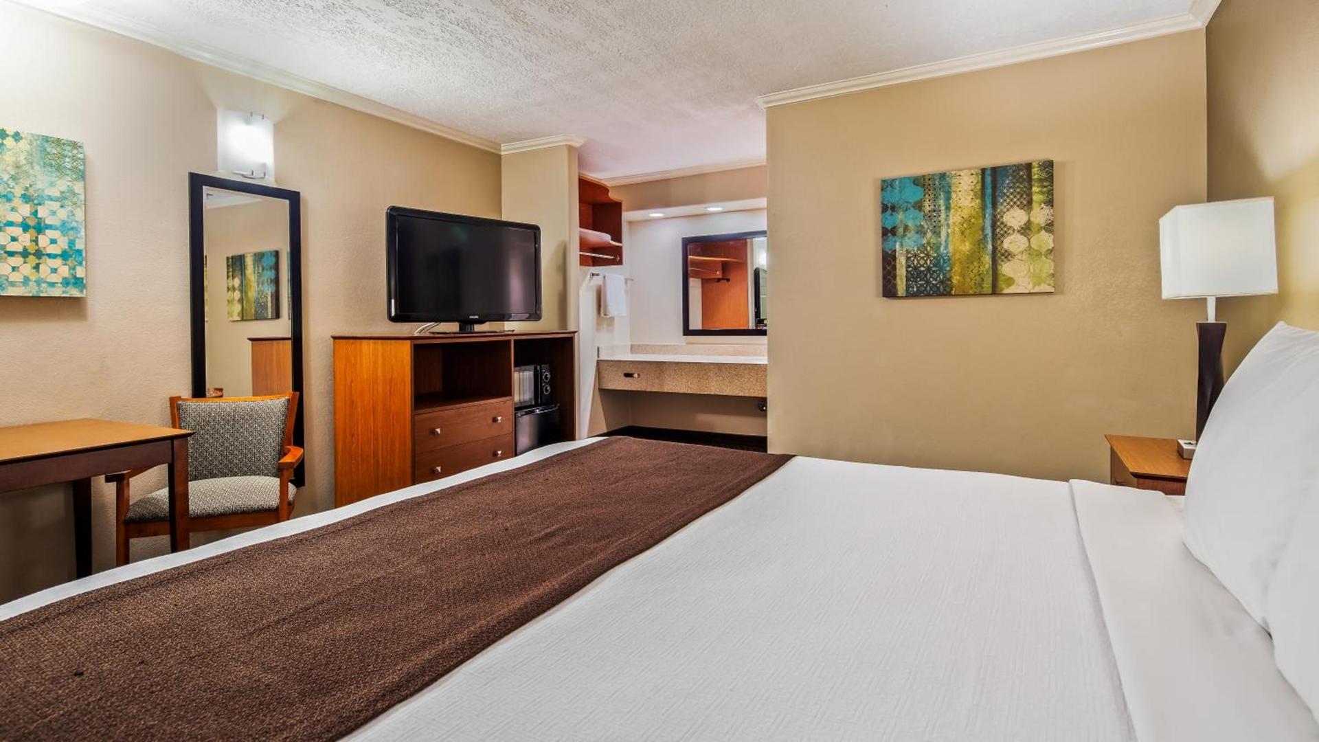 Best Western Oxnard Inn photo 11