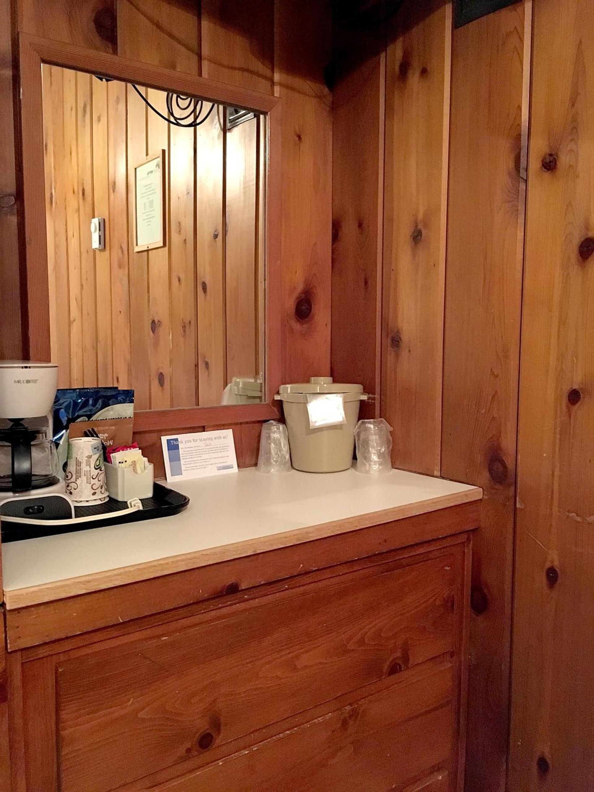 Park Motel and Cabins photo 86