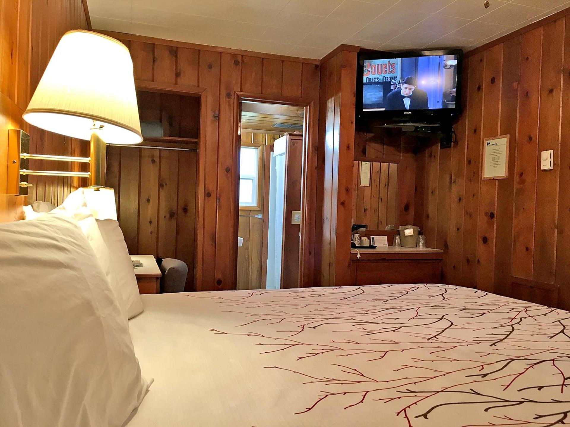 Park Motel and Cabins photo 87