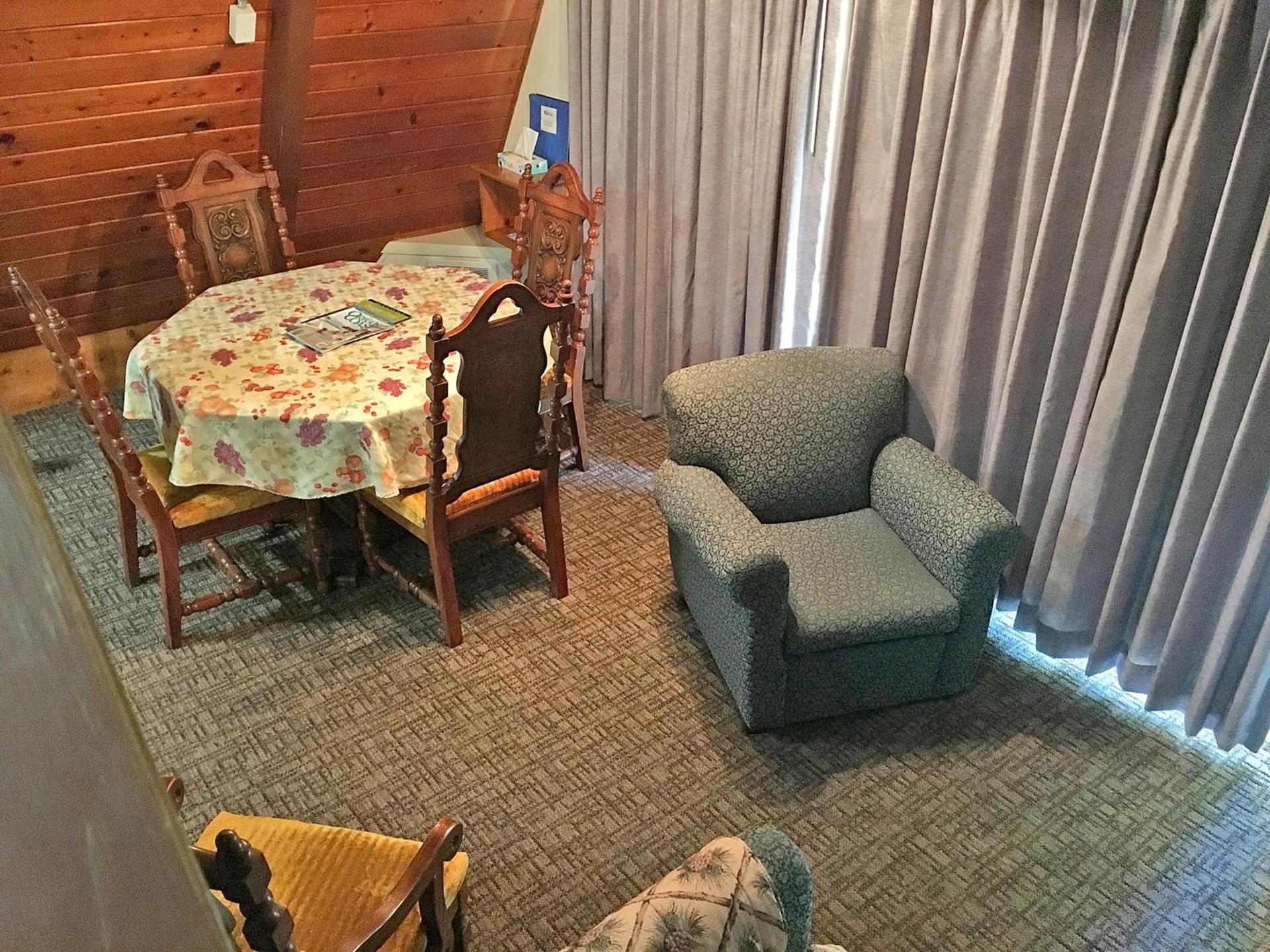 Park Motel and Cabins photo 53