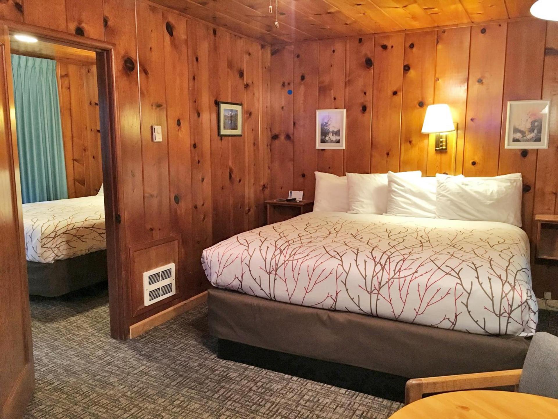 Park Motel and Cabins photo 13