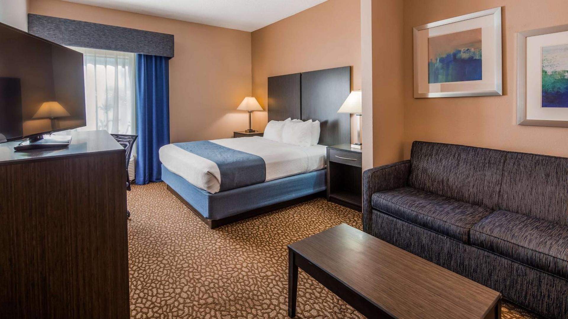 Best Western Plus Bradenton Hotel & Suites photo 39