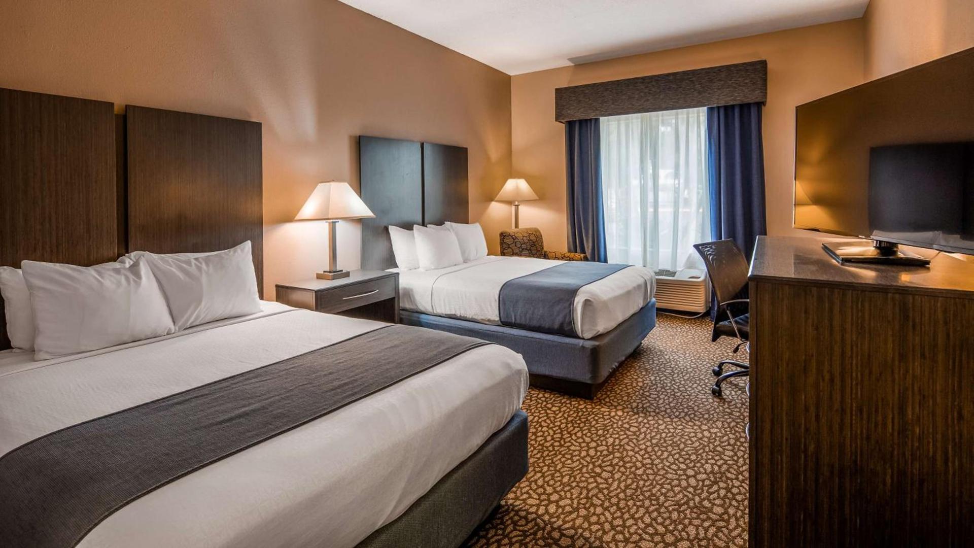 Best Western Plus Bradenton Hotel & Suites photo 40