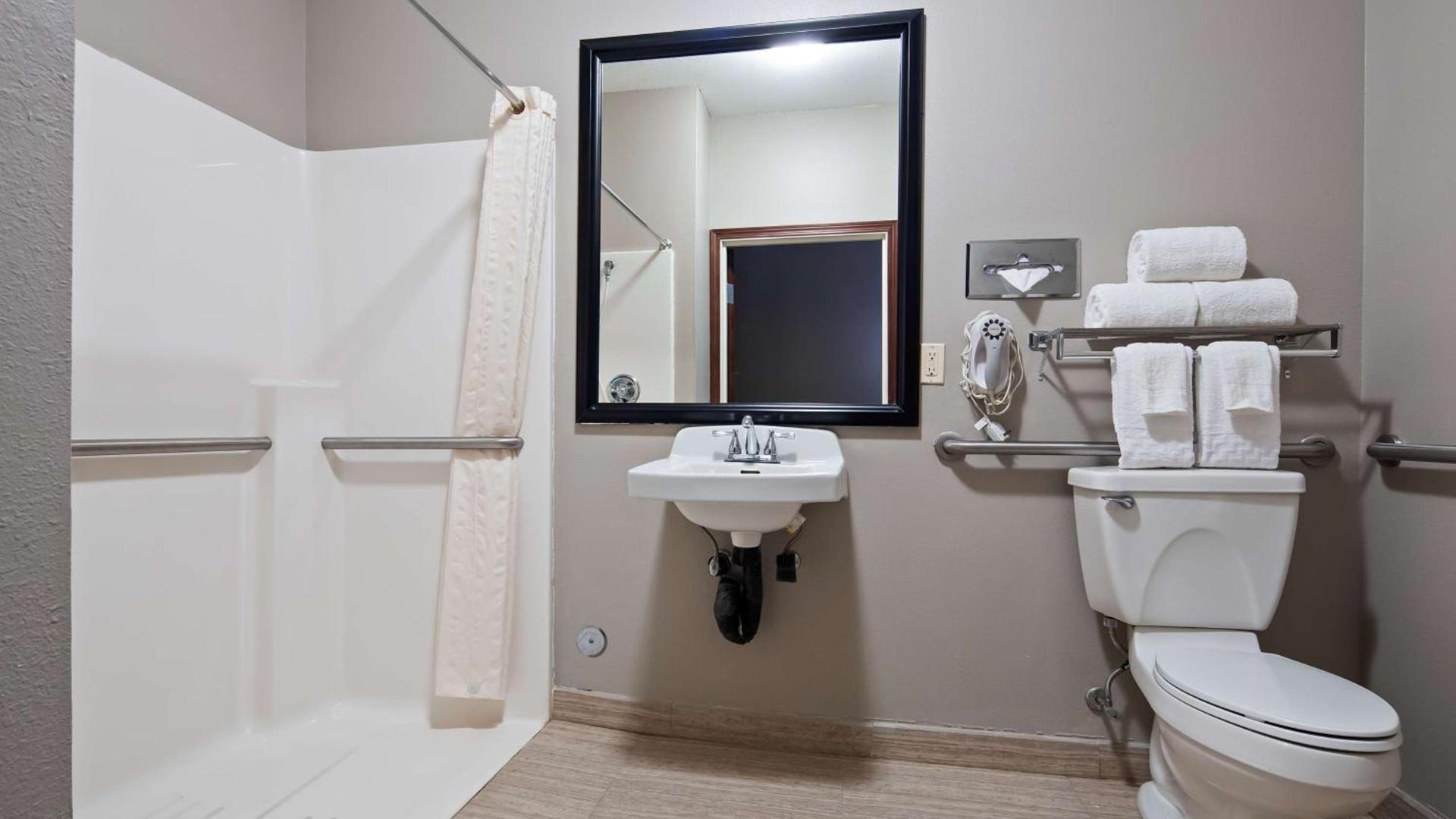 Best Western Geneseo Inn photo 13