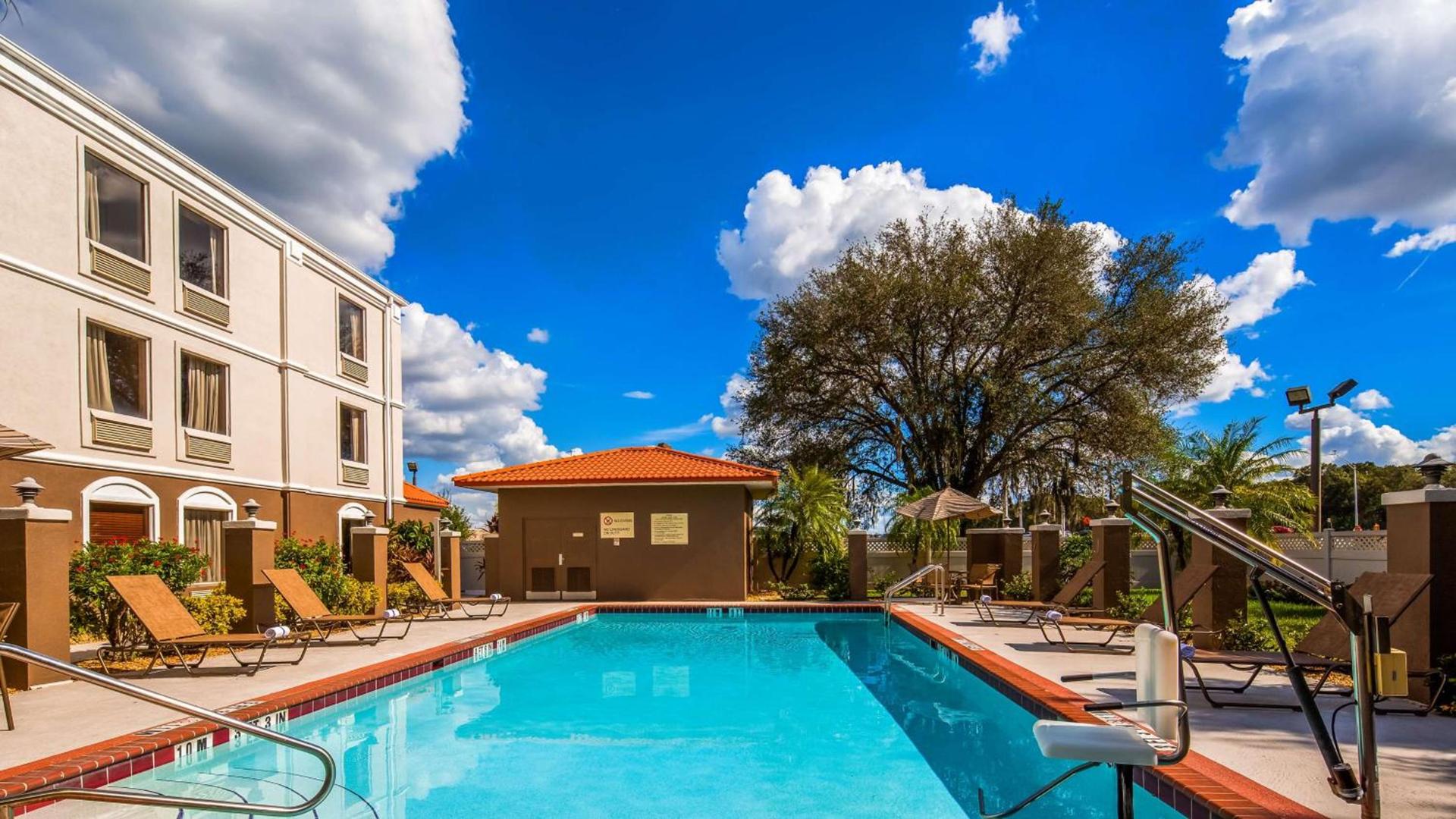 Best Western Plus Bradenton Hotel & Suites photo 41