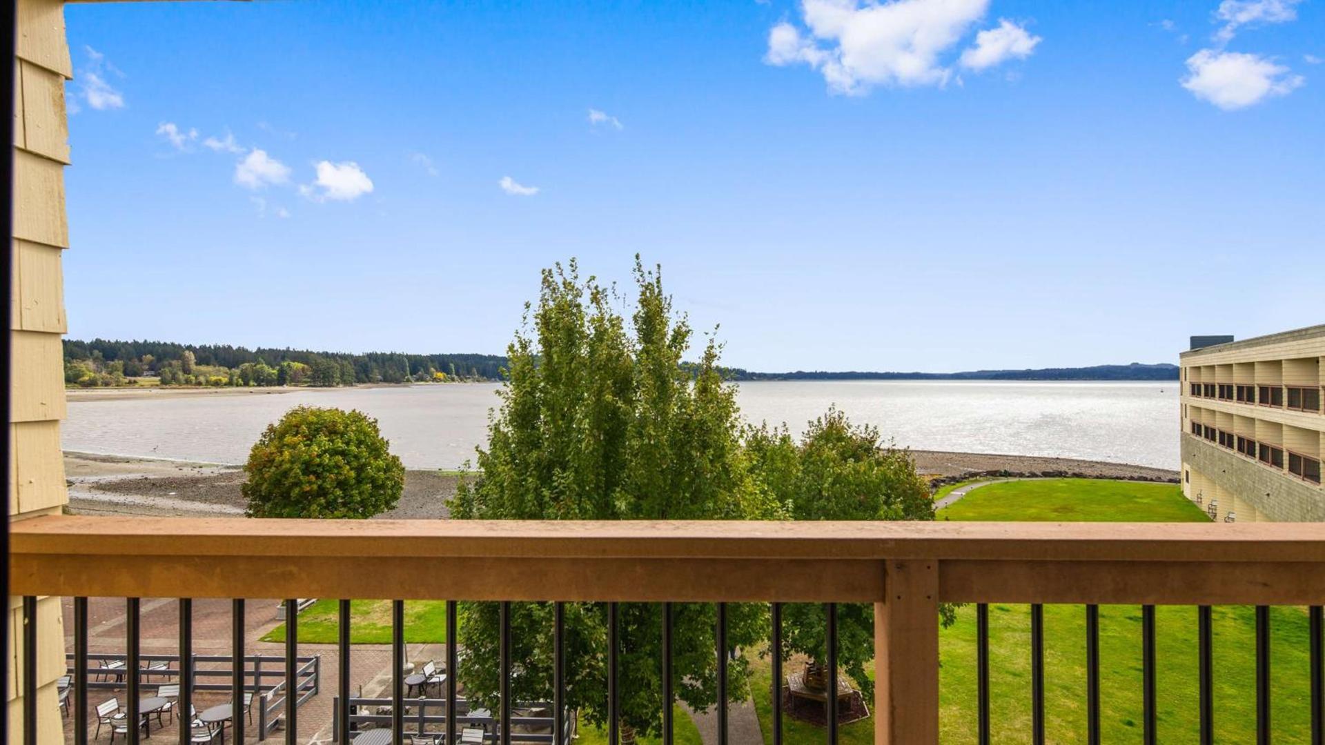 Best Western Plus Silverdale Beach Hotel photo 39