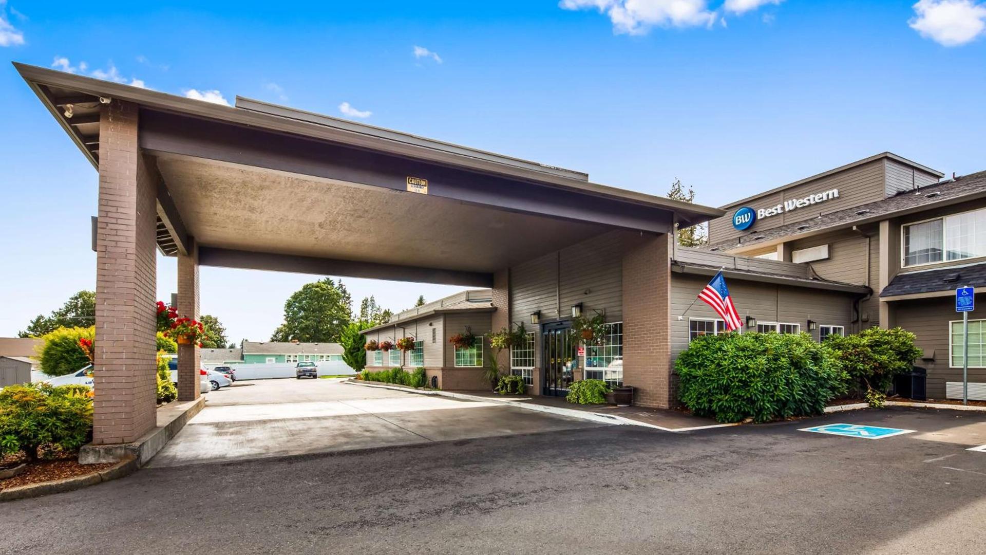 Best Western Oak Meadows Inn photo 1