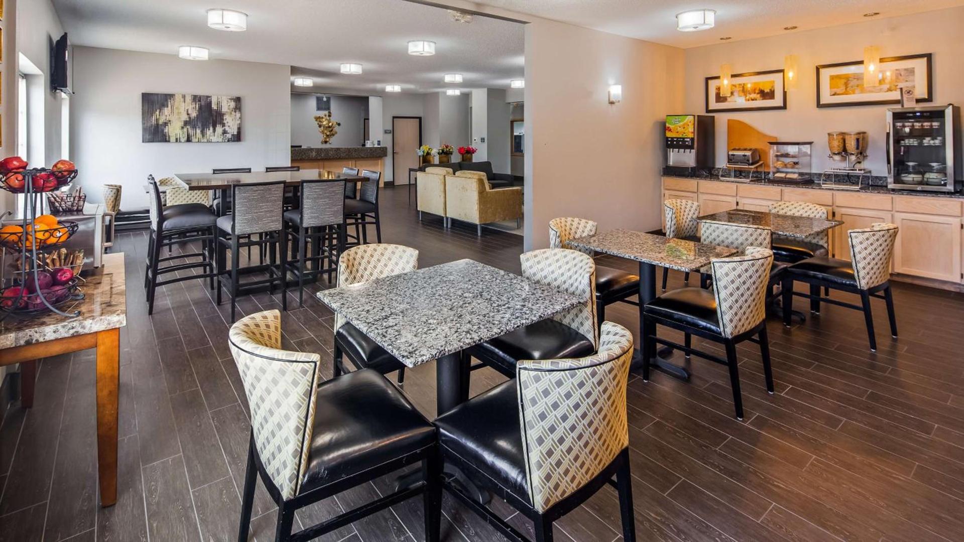 Best Western Macomb Inn photo 6