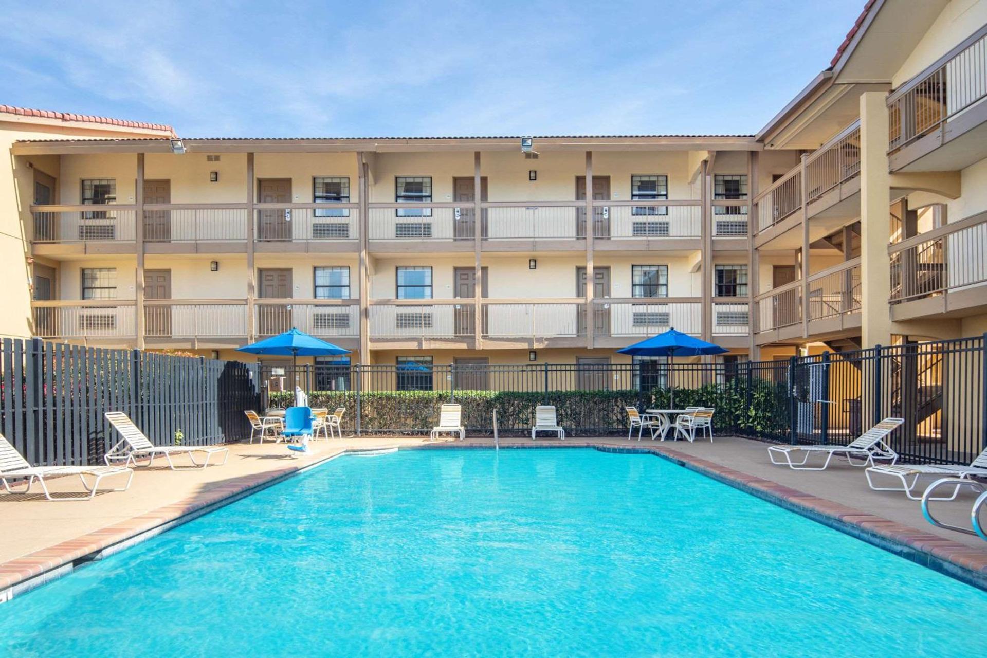 Budget Inn & Suite Atlanta Marietta Stadium photo 41