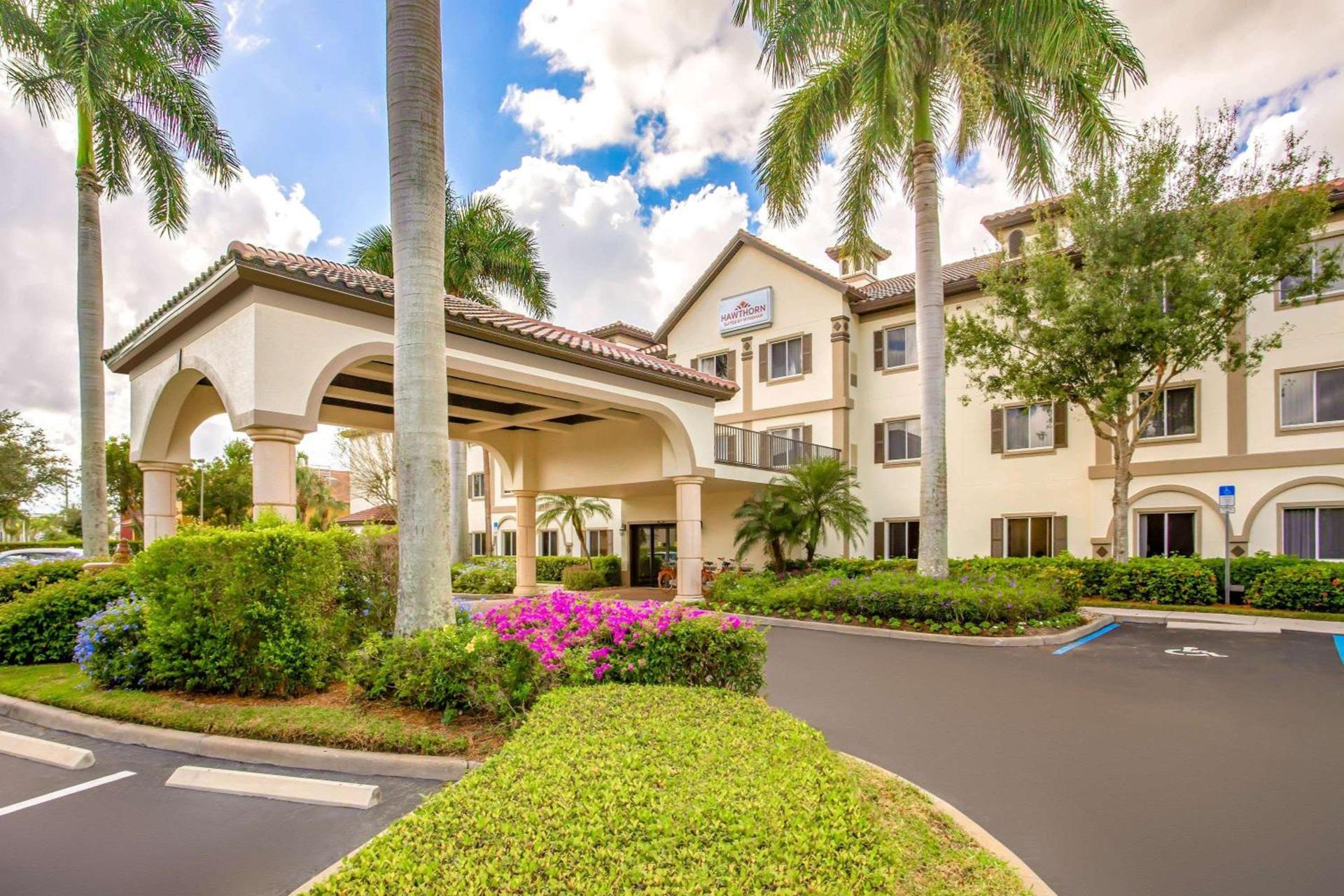 Hawthorn Extended Stay by Wyndham Naples photo 16