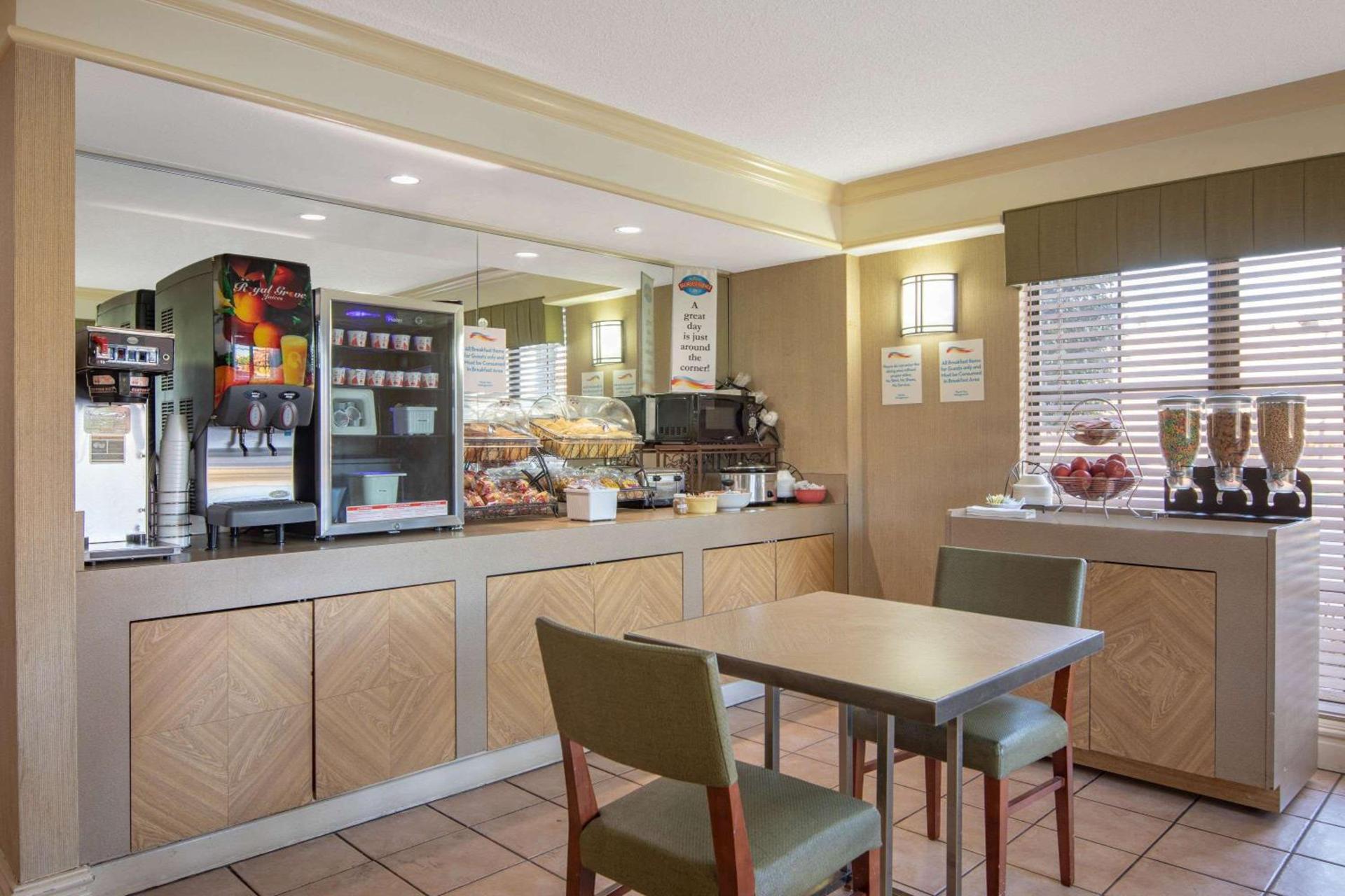 Budget Inn & Suite Atlanta Marietta Stadium photo 35