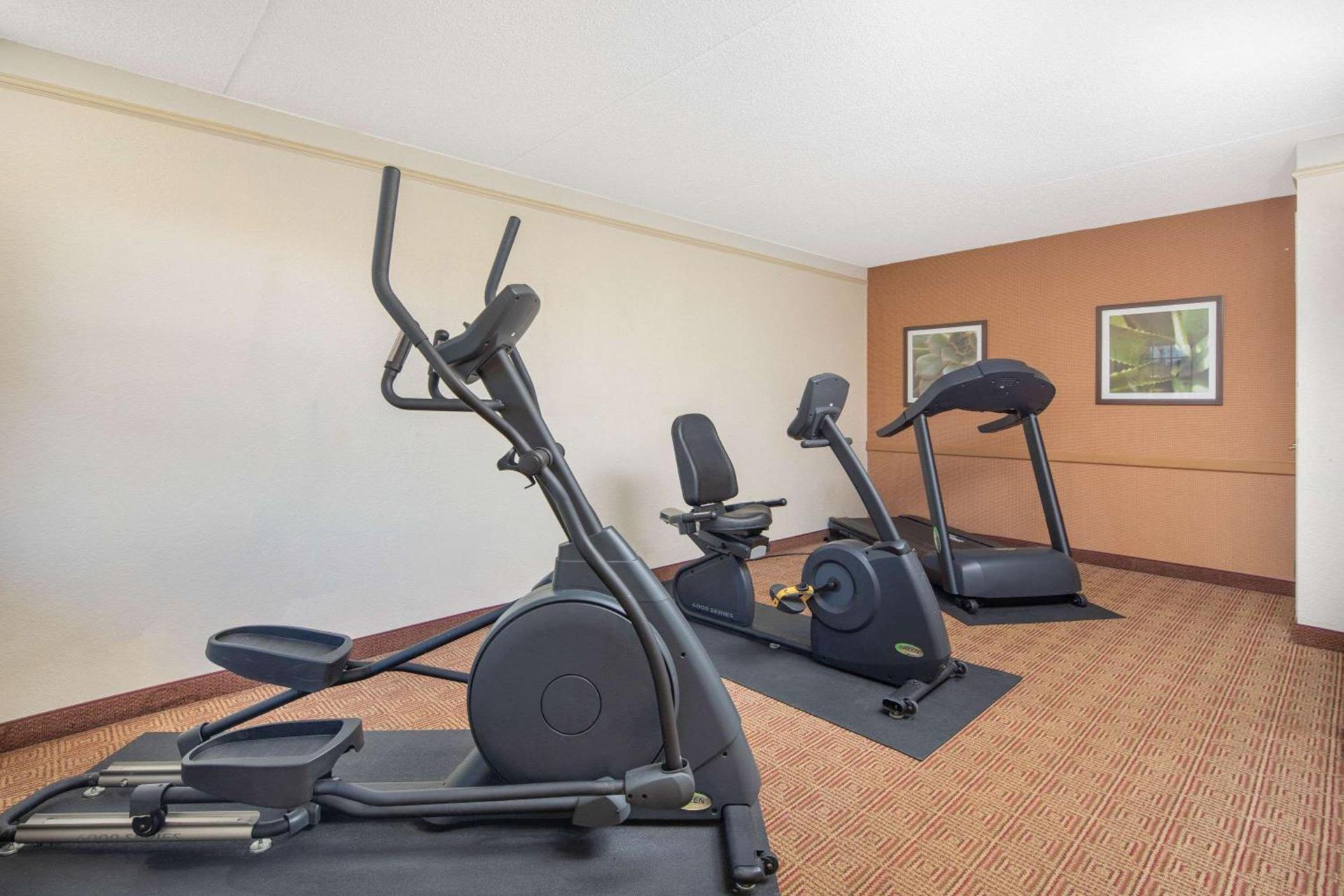 Budget Inn & Suite Atlanta Marietta Stadium photo 8
