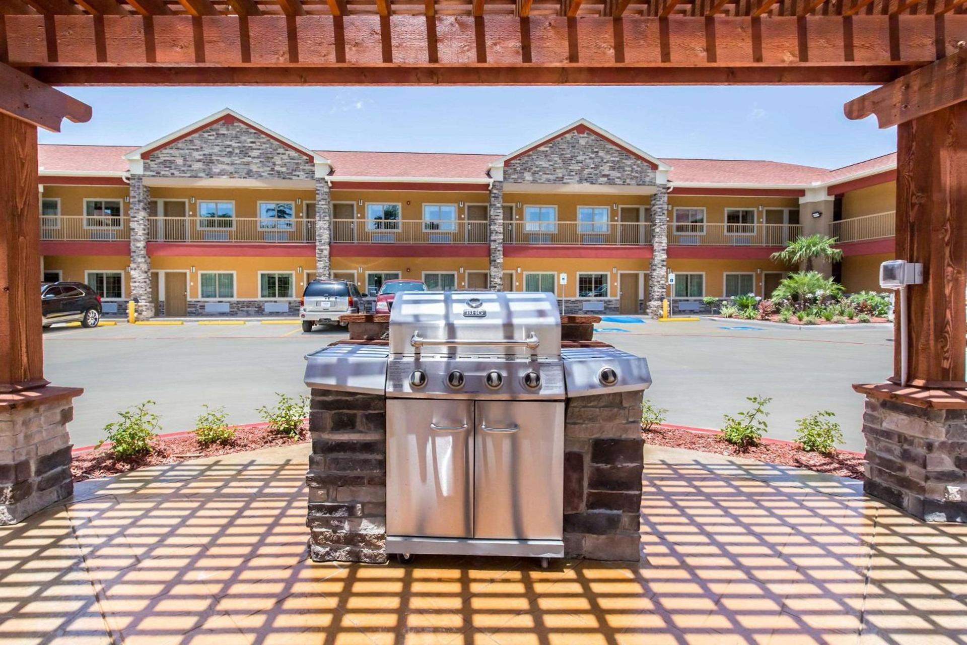 Scottish Inns & Suites Spring - Houston North photo 11