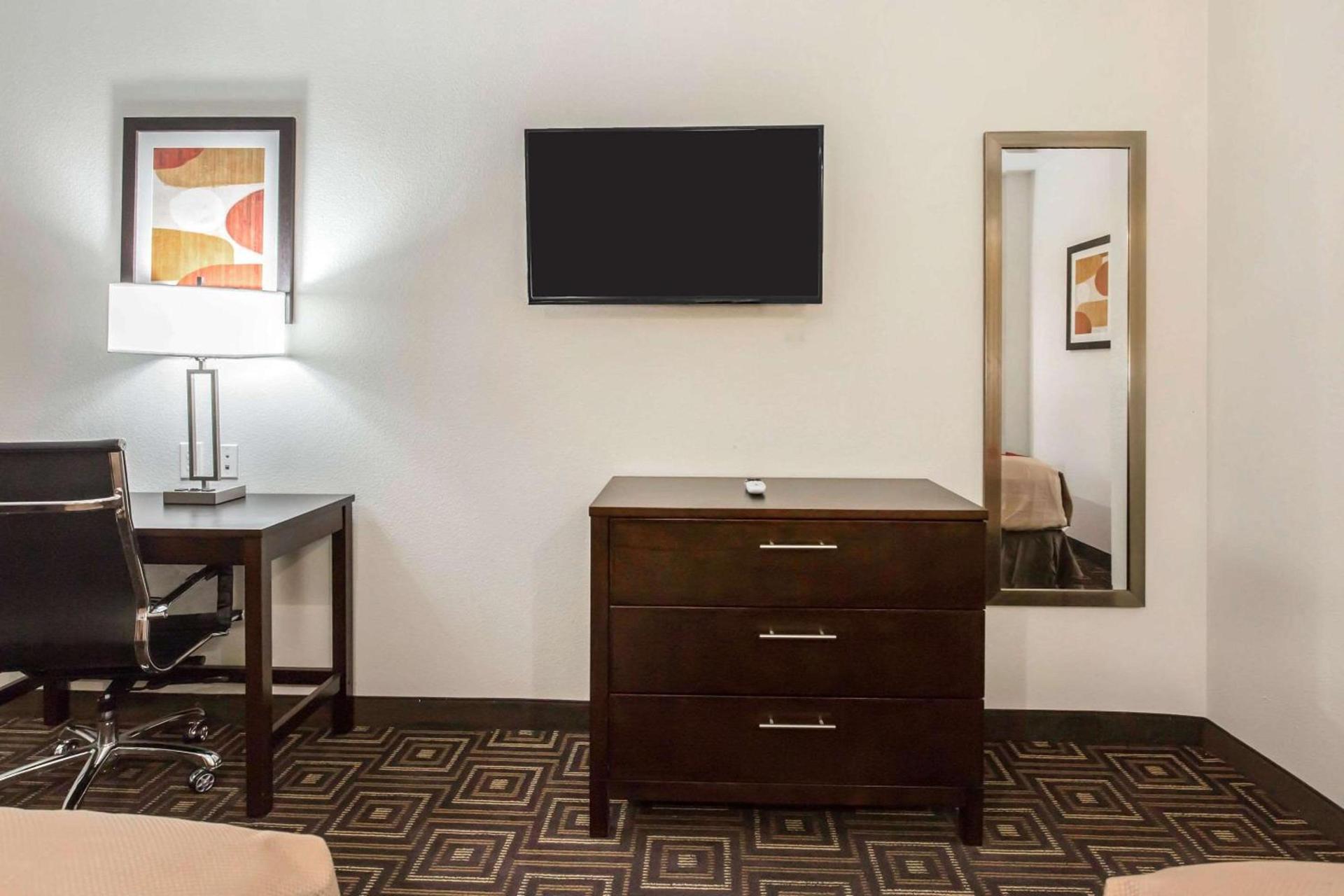 Scottish Inns & Suites Spring - Houston North photo 17