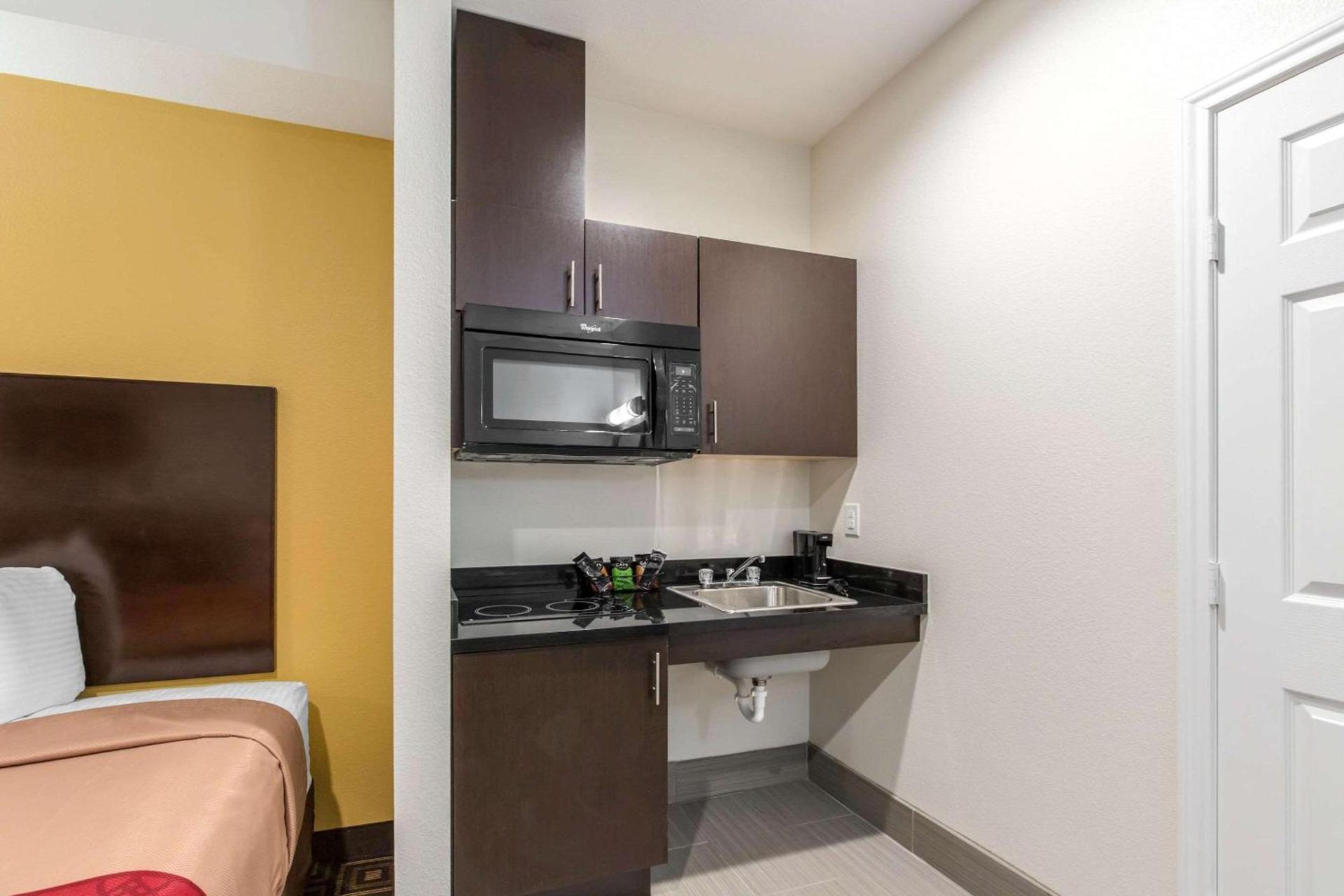 Scottish Inns & Suites Spring - Houston North photo 31