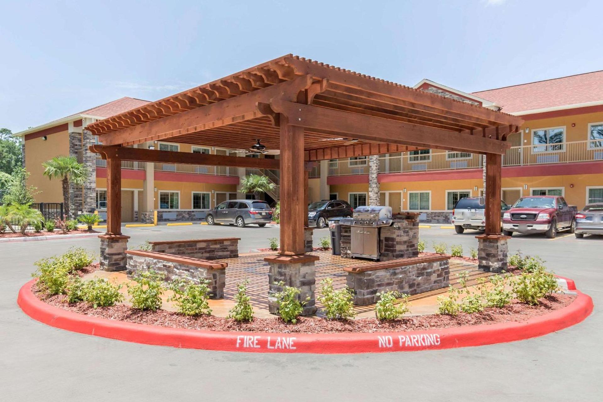 Scottish Inns & Suites Spring - Houston North photo 9