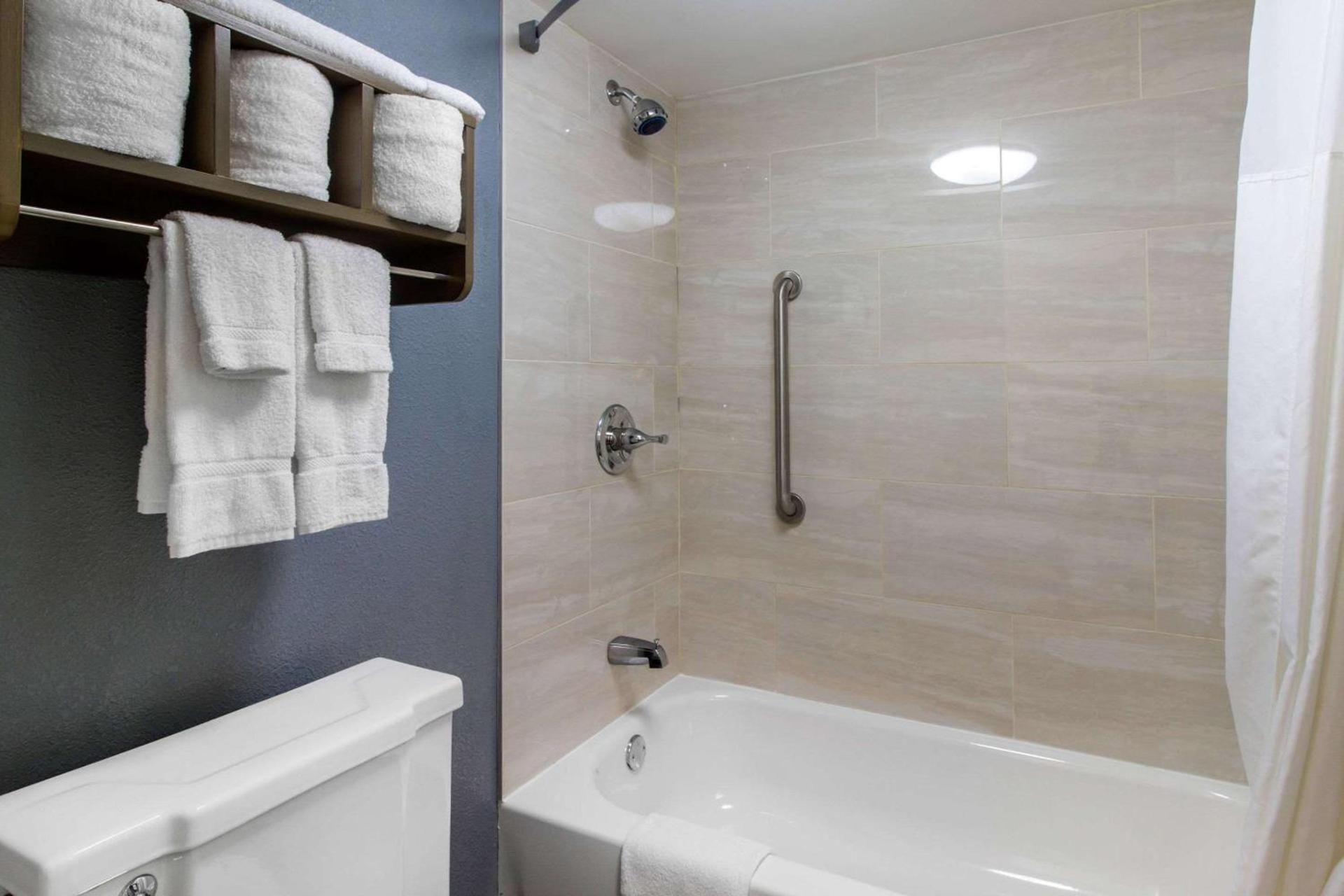 Quality Inn Cookeville photo 40