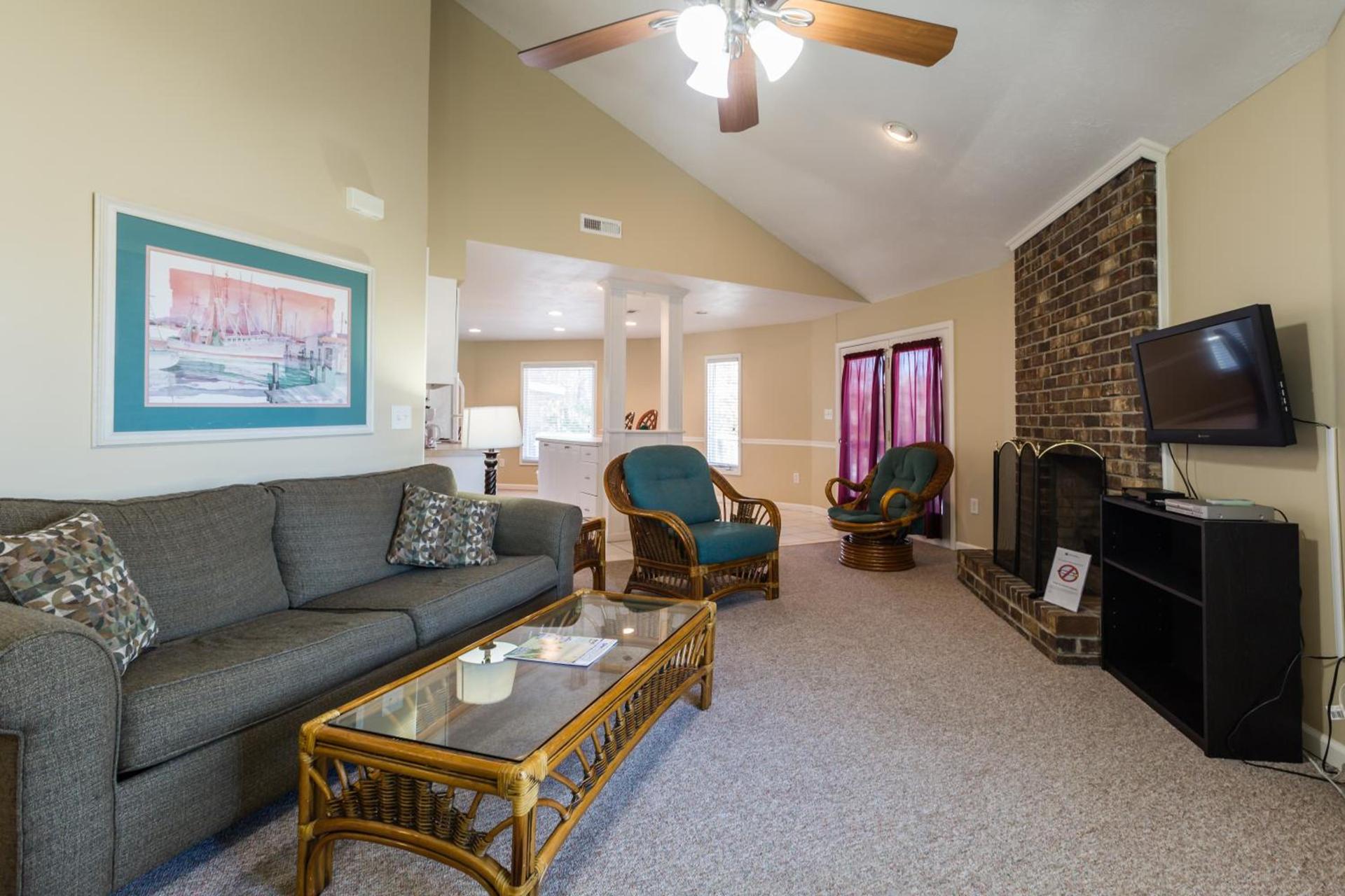 Country Club Villas photo 50