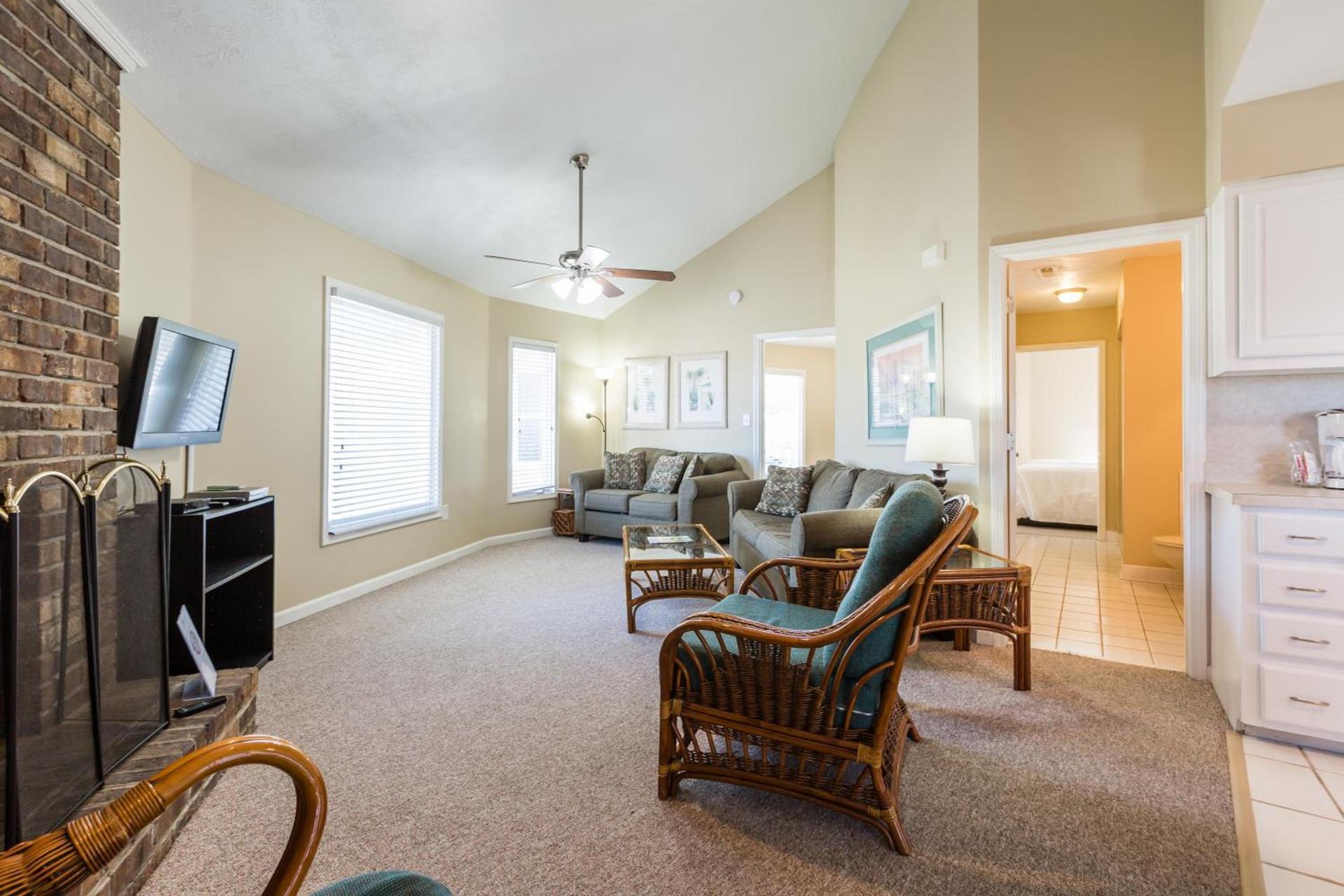 Country Club Villas photo 51