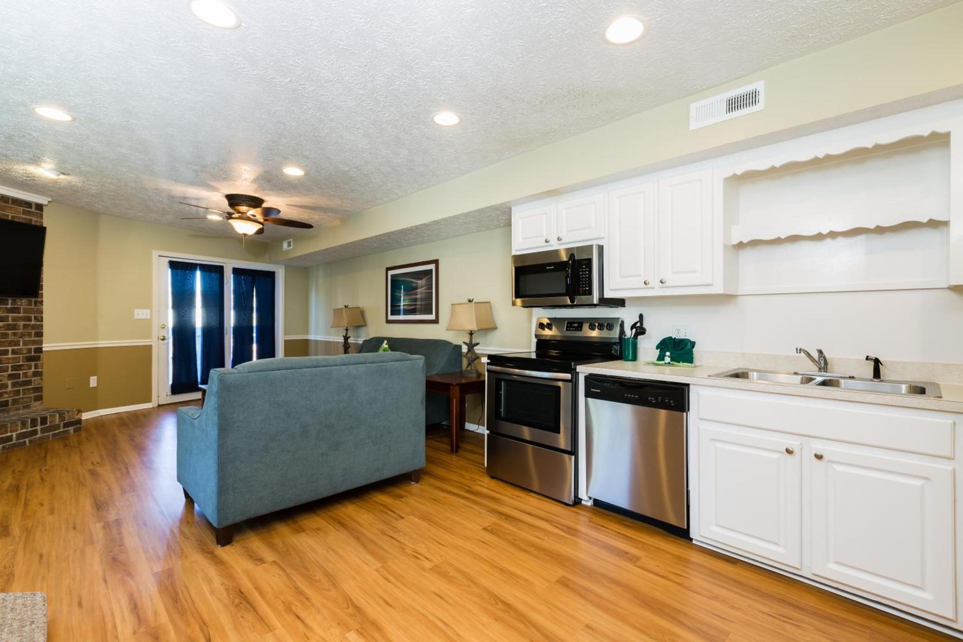 Country Club Villas photo 28