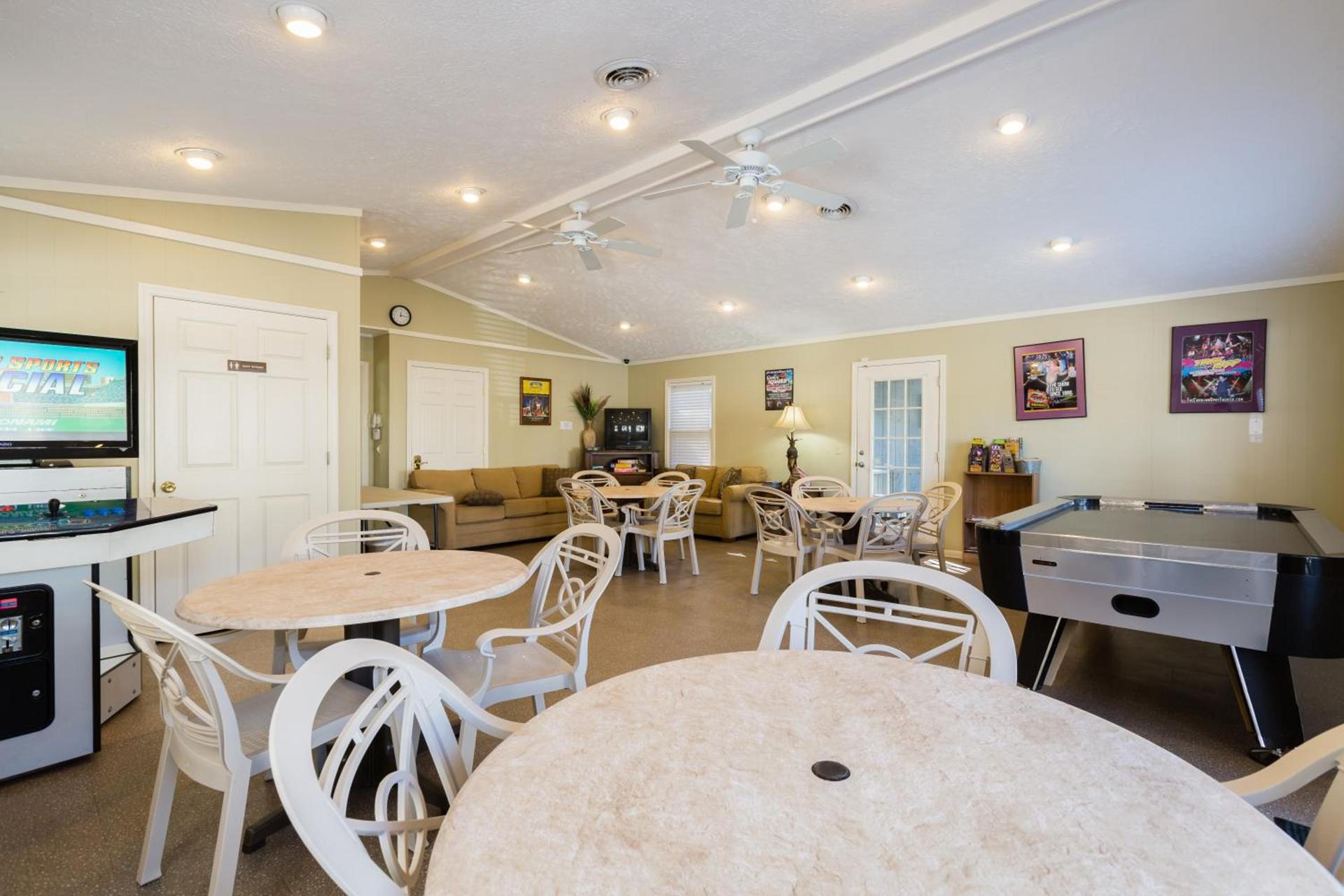 Country Club Villas photo 62