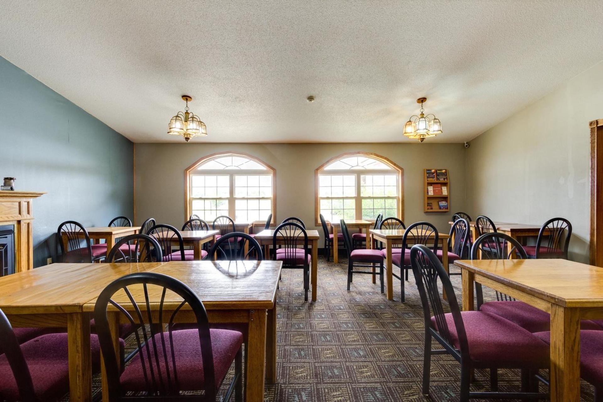 Fireside Inn and Suites photo 42