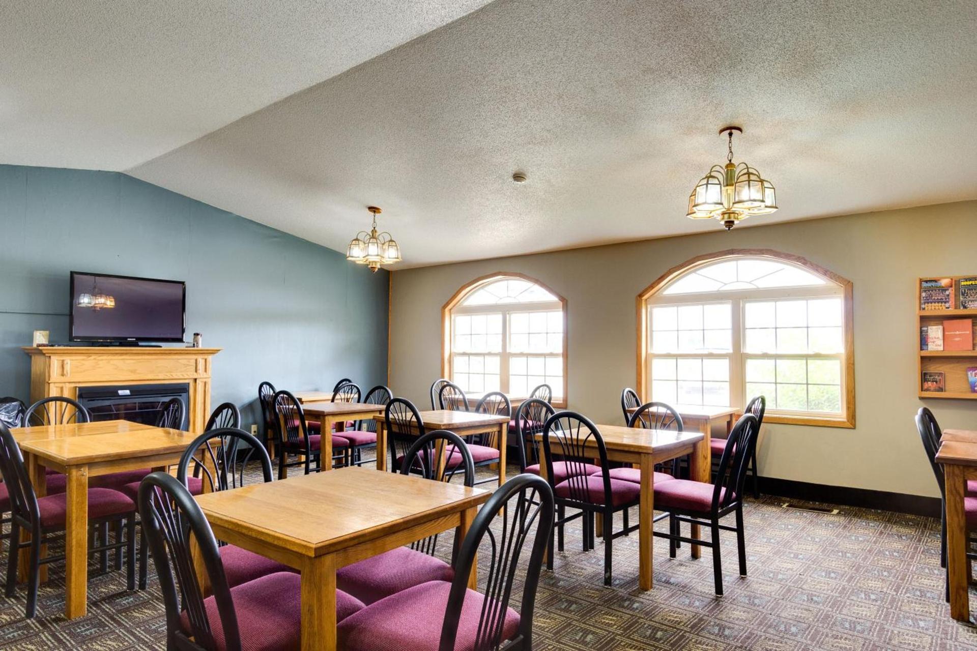 Fireside Inn and Suites photo 43