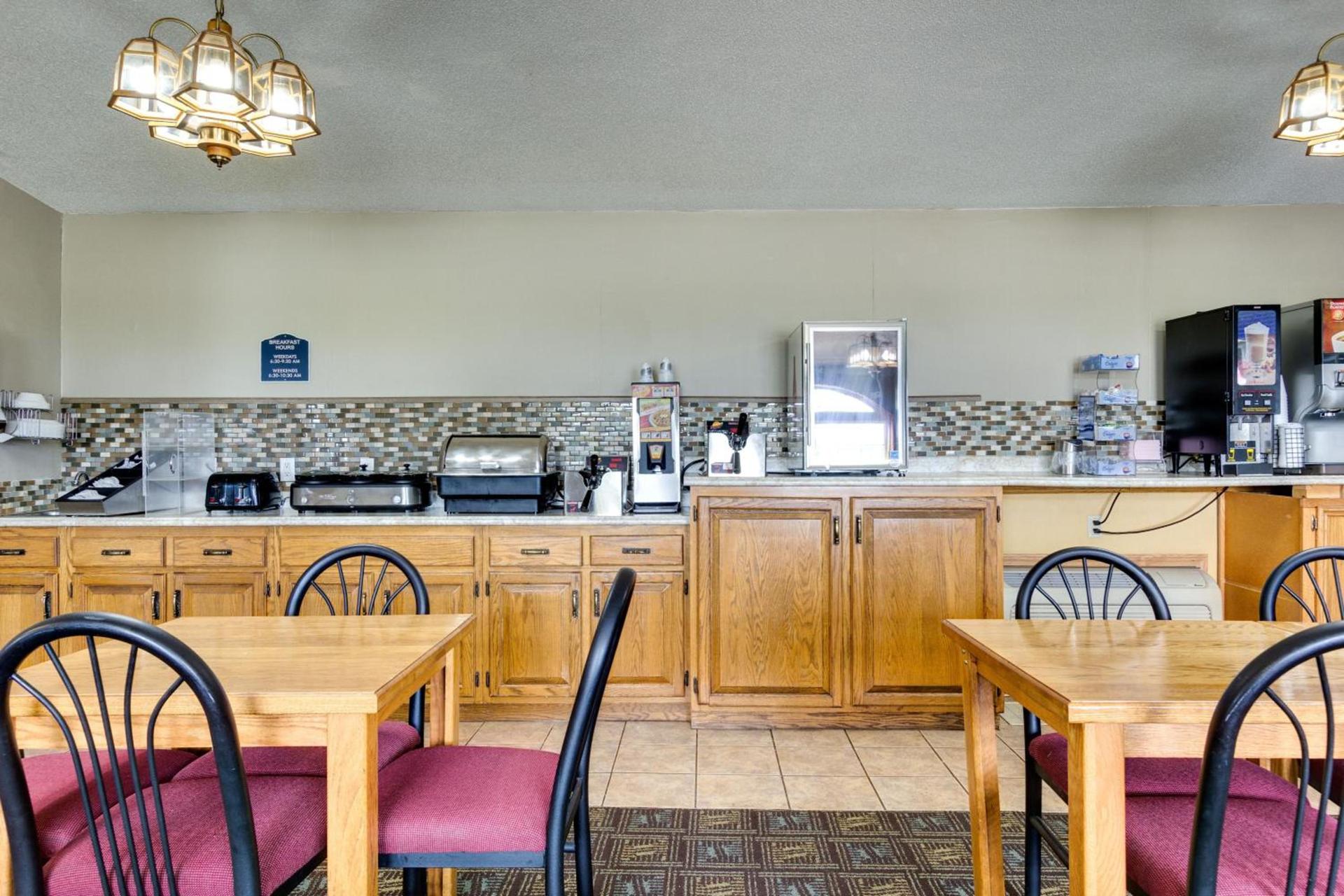 Fireside Inn and Suites photo 46