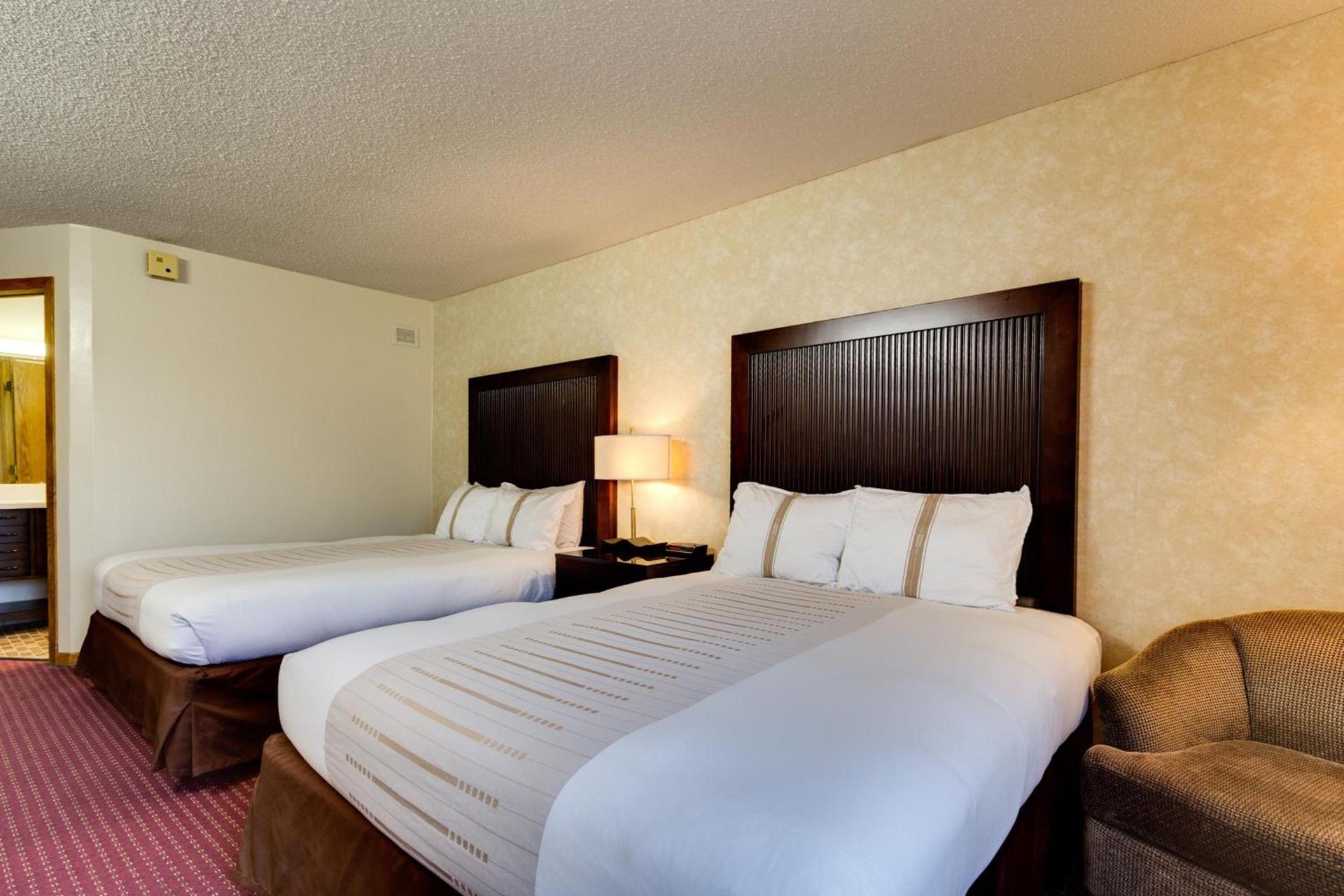 Fireside Inn and Suites photo 12