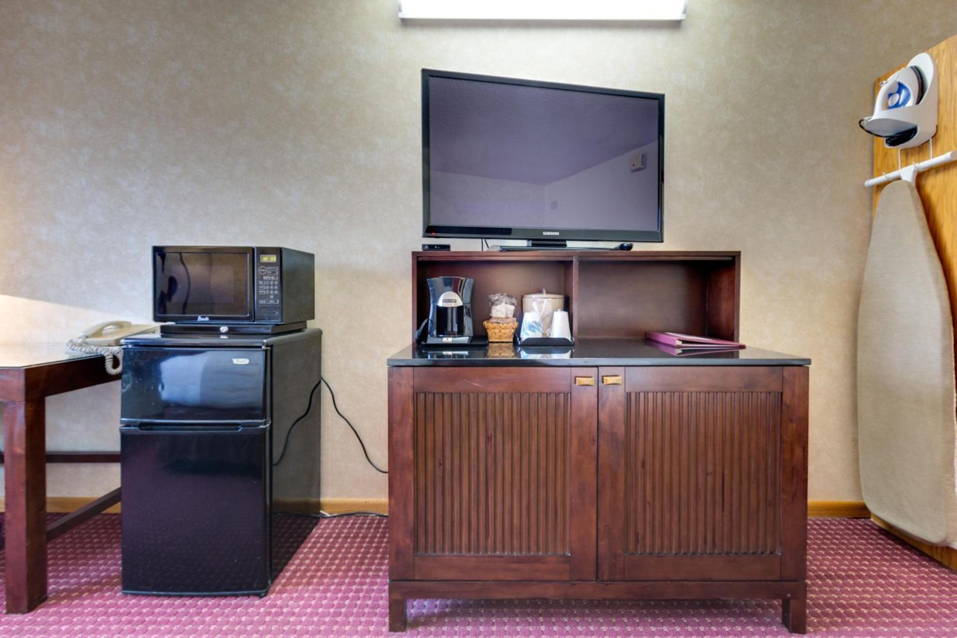 Fireside Inn and Suites photo 62